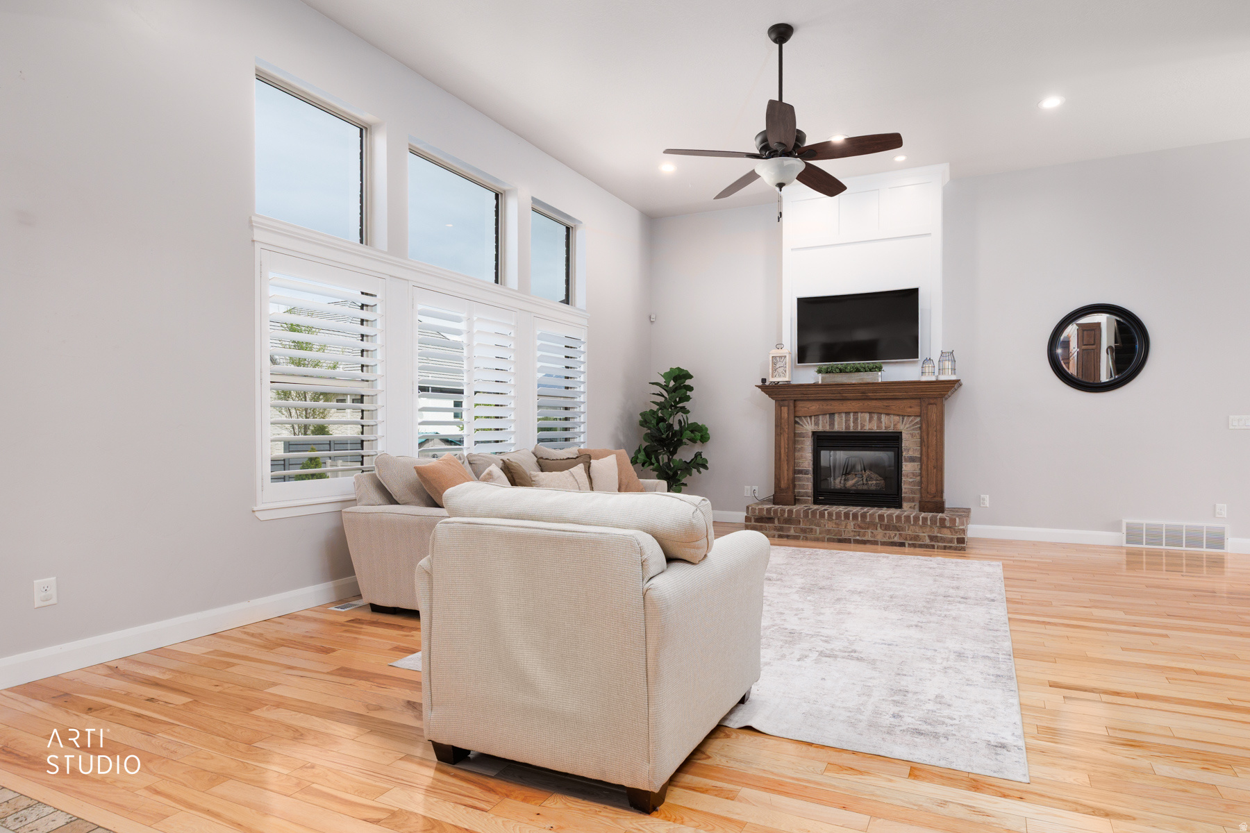 IRON FLATS - Residential