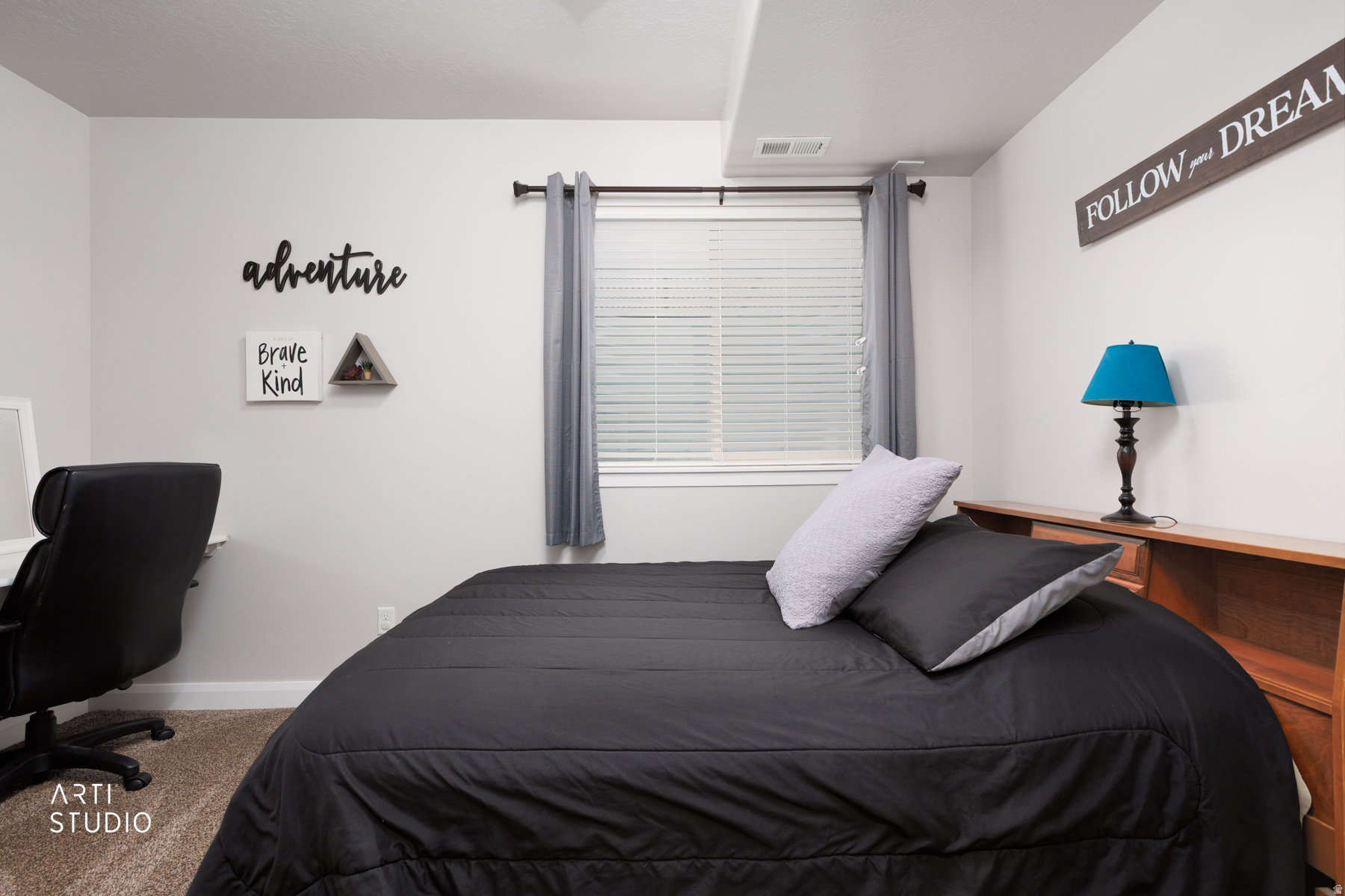 IRON FLATS - Residential