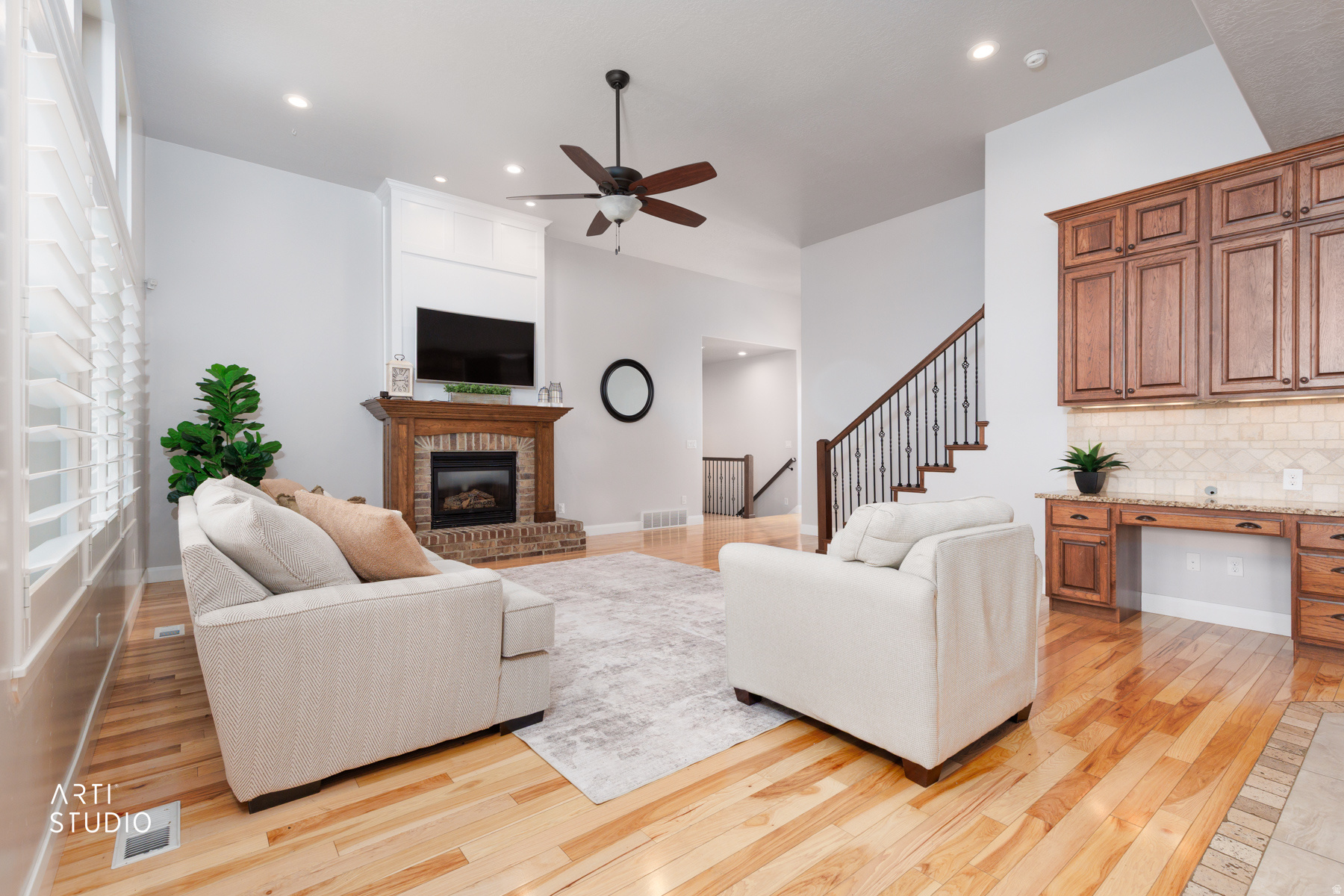 IRON FLATS - Residential