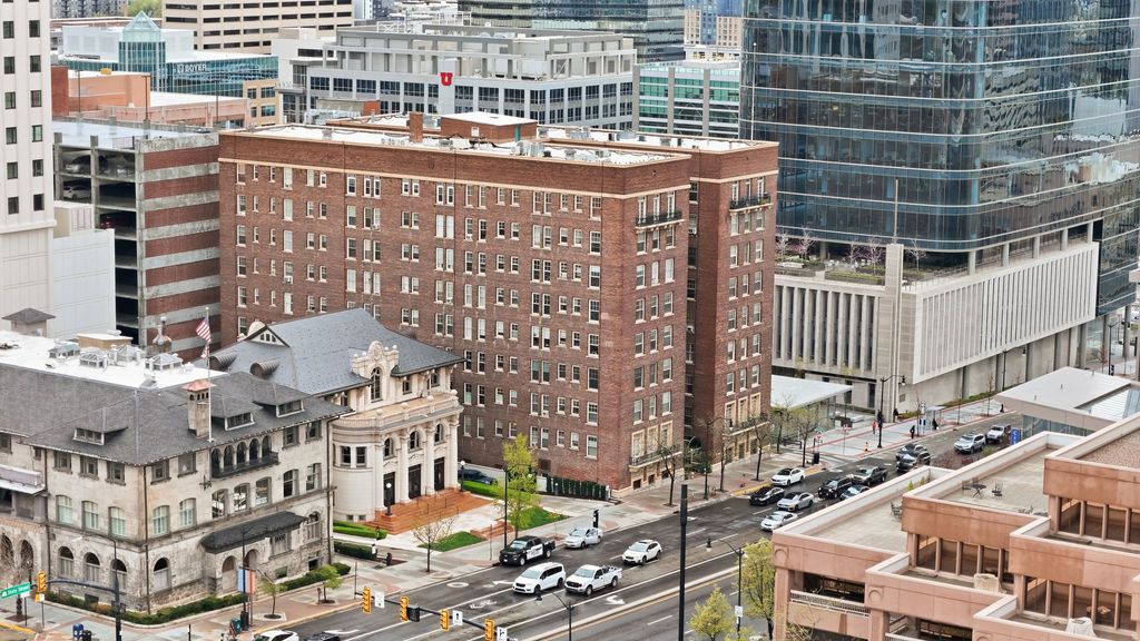 Photo of 29 S STATE ST #318, Salt Lake City, UT 84111 (MLS # 2148183)