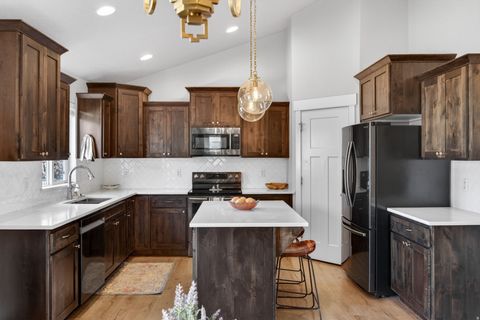 Tiny photo for 416 W 2070 N, Lehi, UT 84043 (MLS # 2150435)