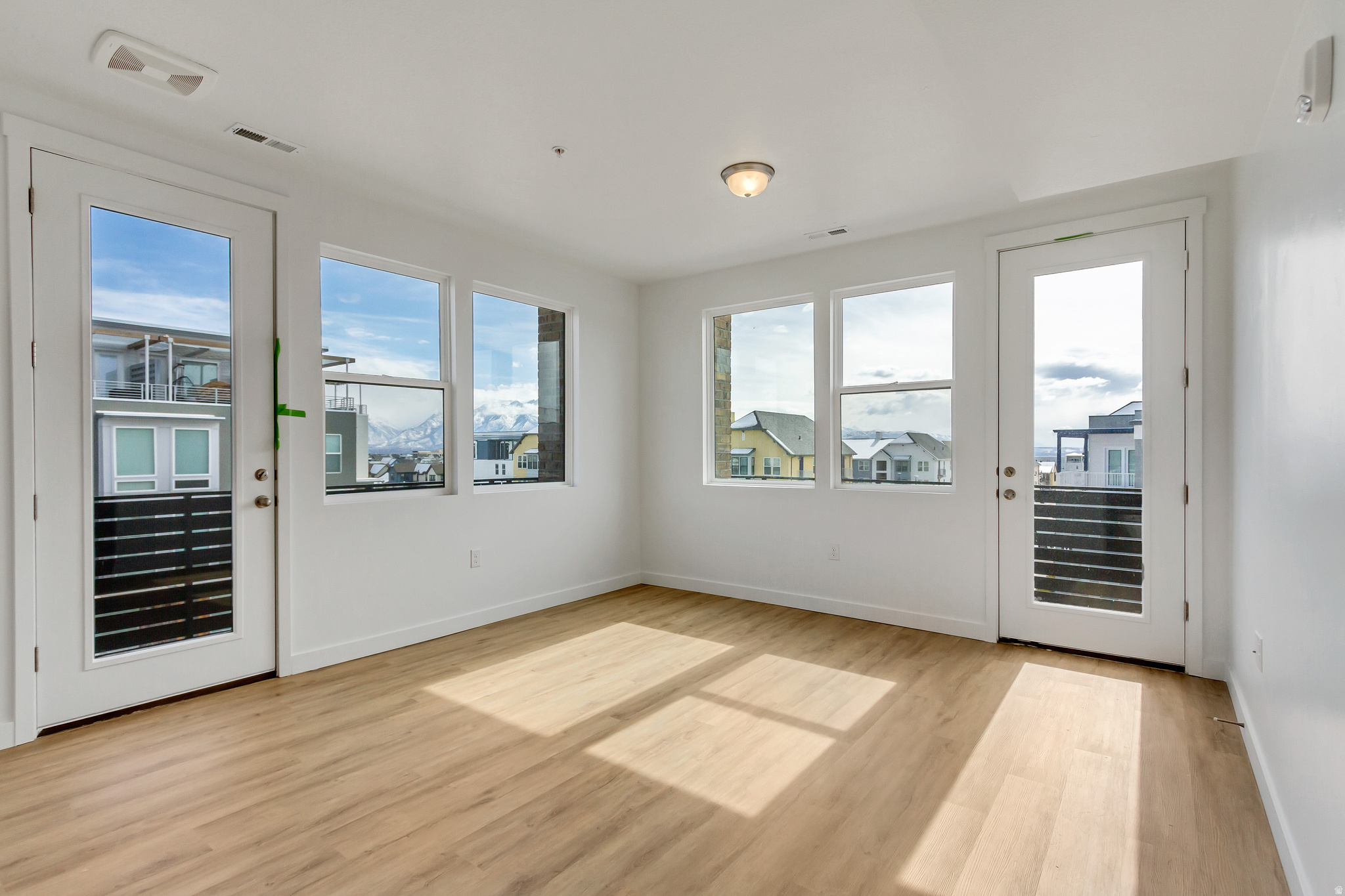 DAYBREAK - Residential