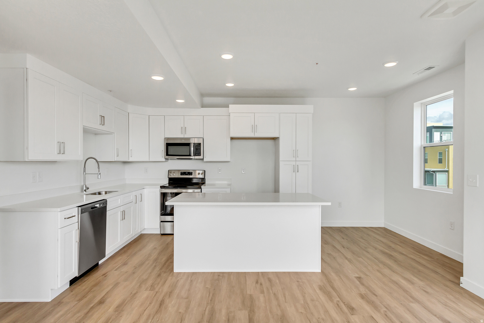 DAYBREAK - Residential