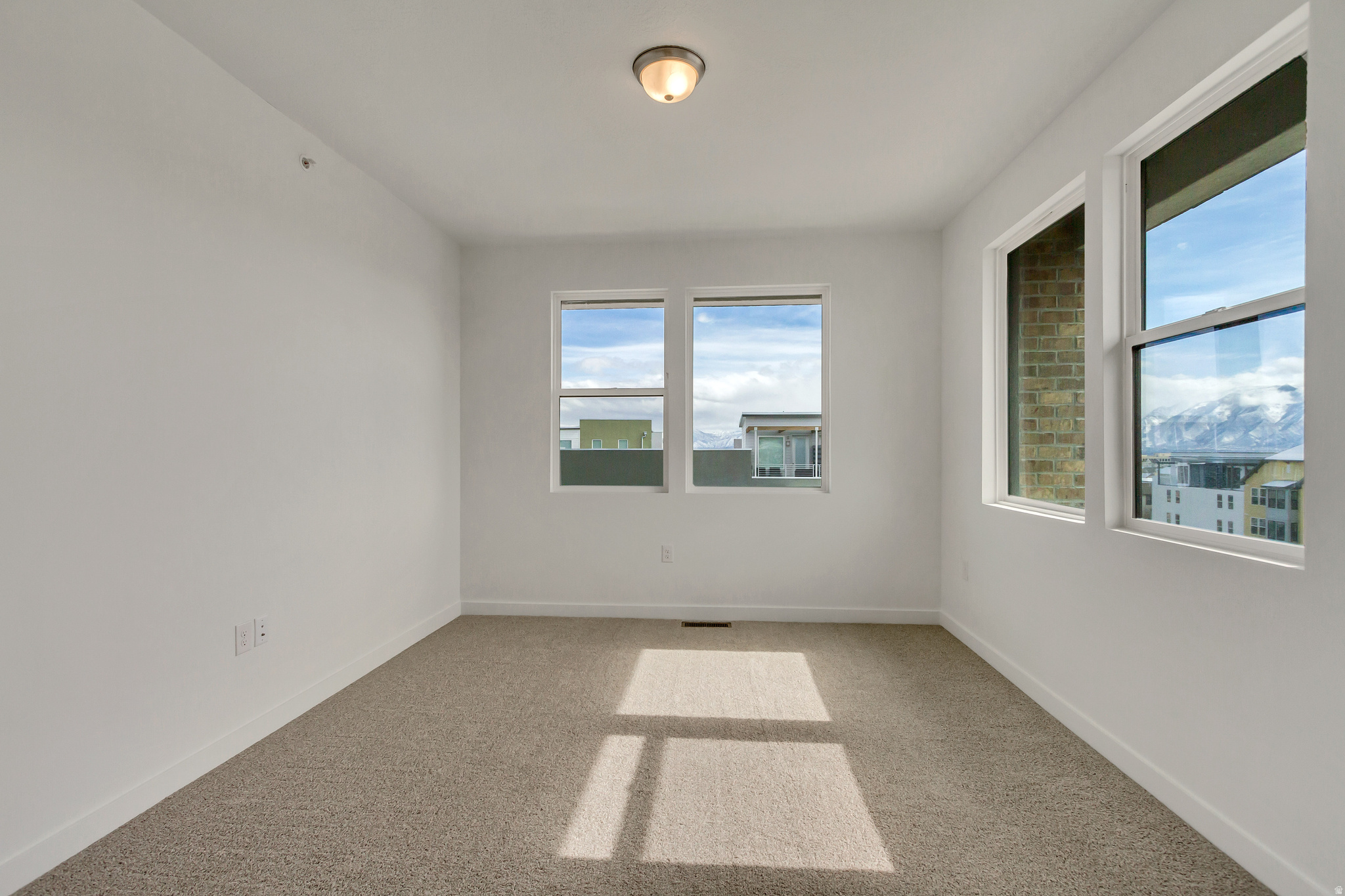 DAYBREAK - Residential