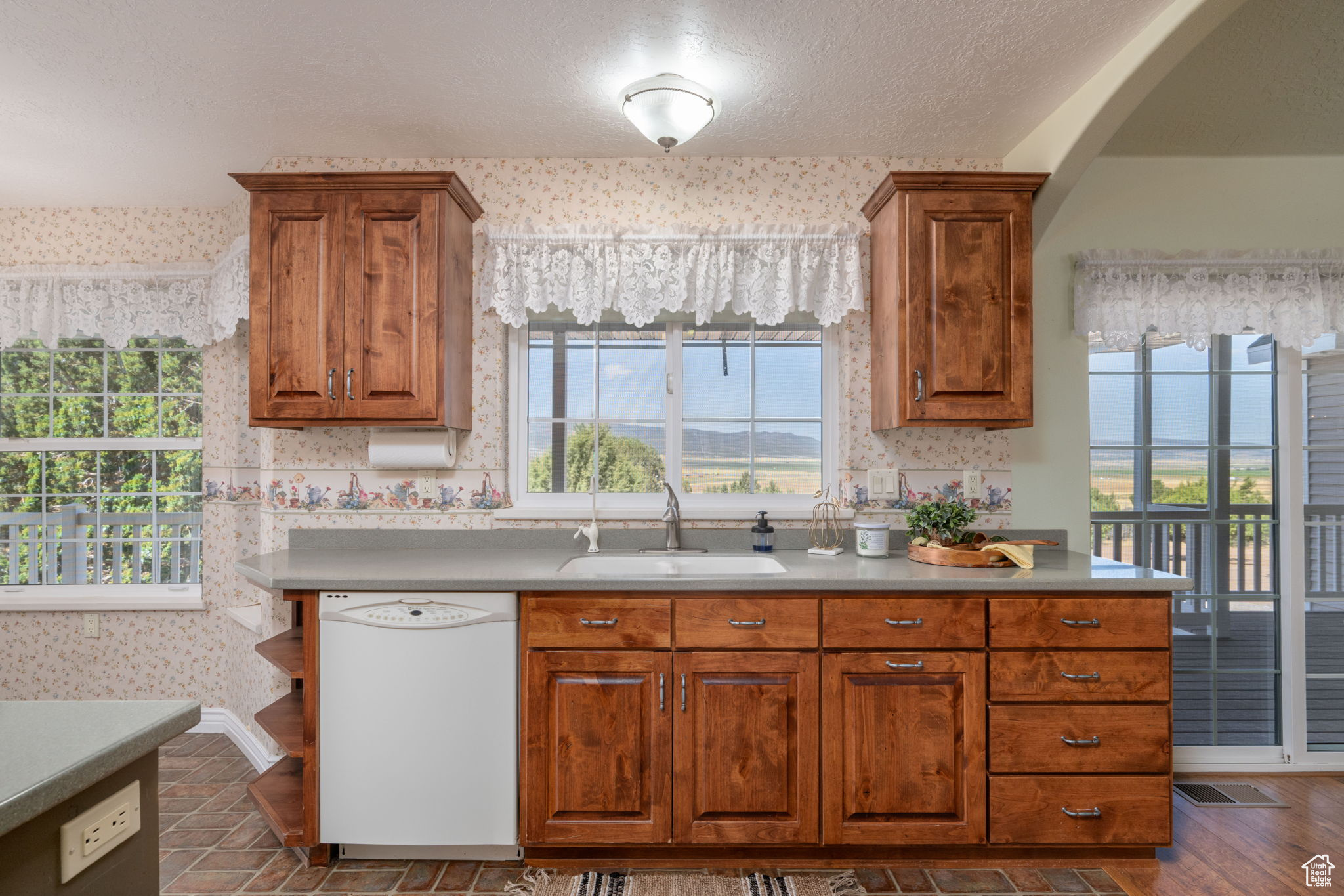 KANARRA KOVE TOO SUBDIVISION - Residential