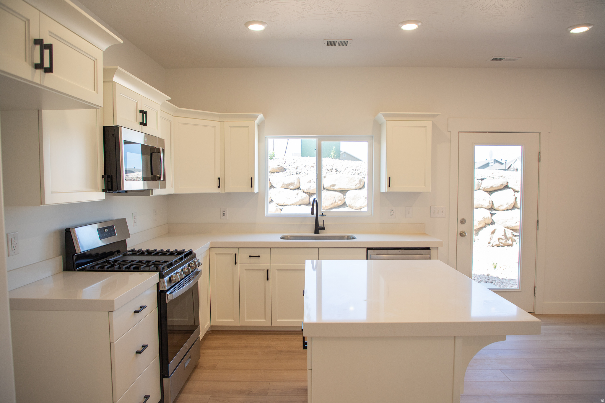 MEADOW CREEK RIDGE - Residential