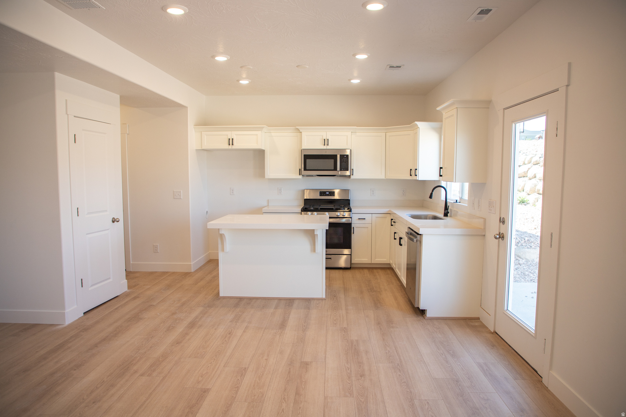 MEADOW CREEK RIDGE - Residential