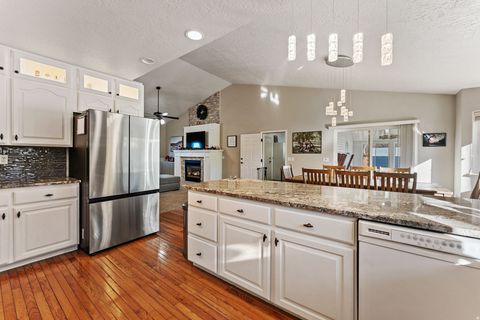 Tiny photo for 2113 W 525 S, Cedar City, UT 84720 (MLS # 2126992)