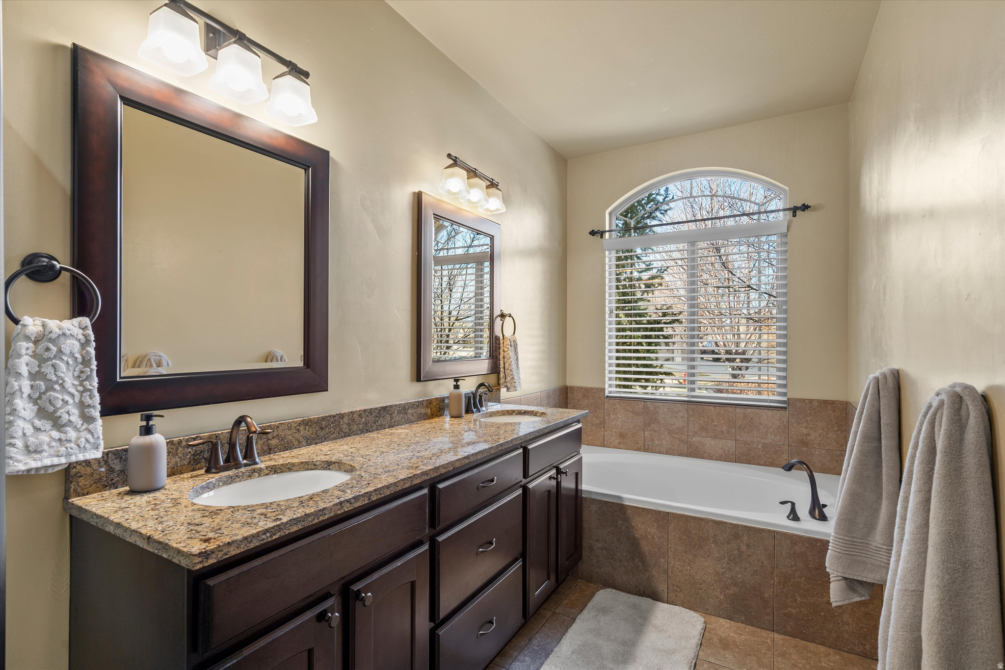 THREE FORKS - Residential