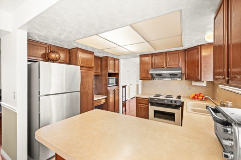Tiny photo for 1650 E NICHOLE CIR, Sandy, UT 84093 (MLS # 2158301)