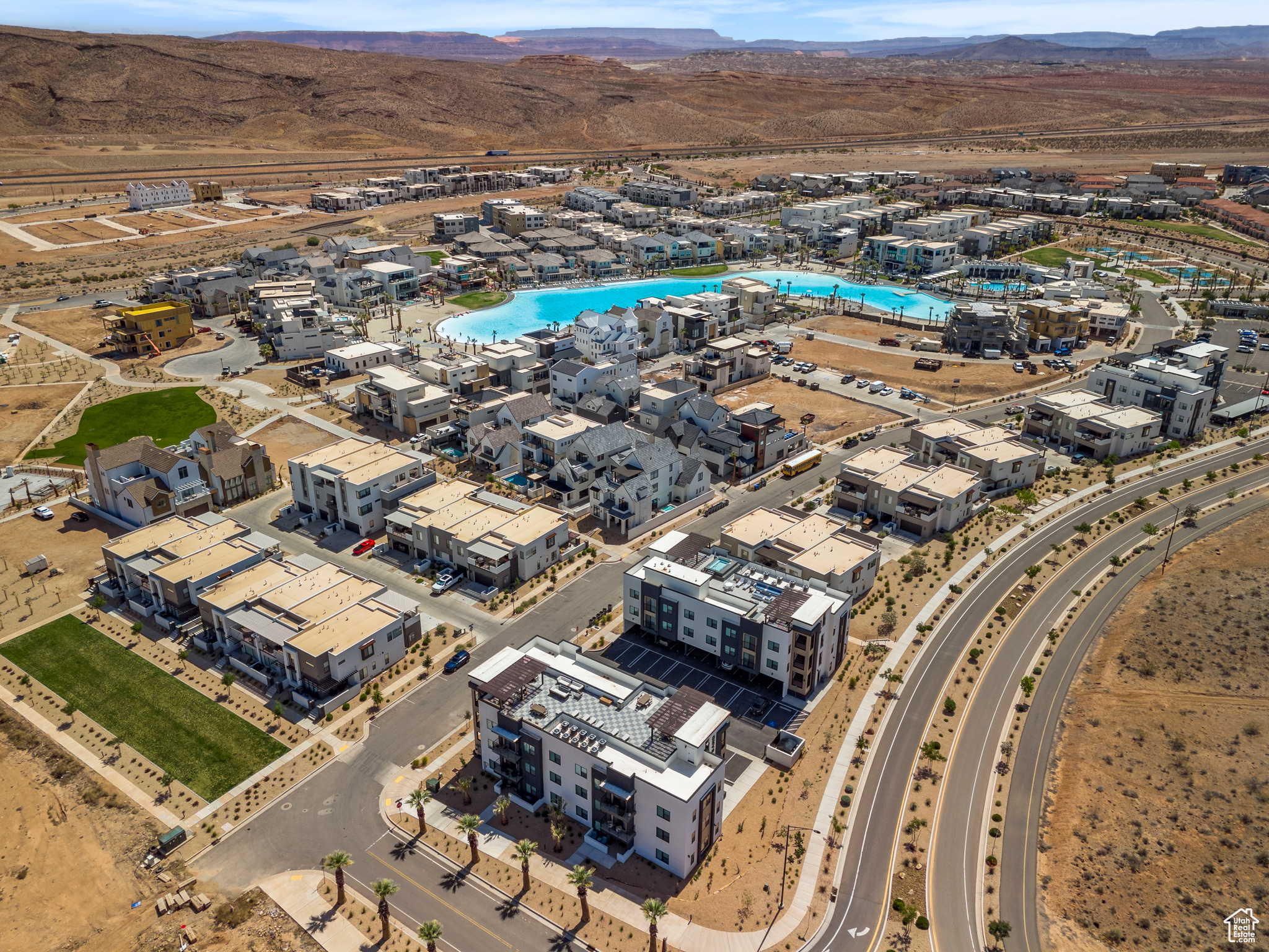 DESERT COLOR RESORT - Residential