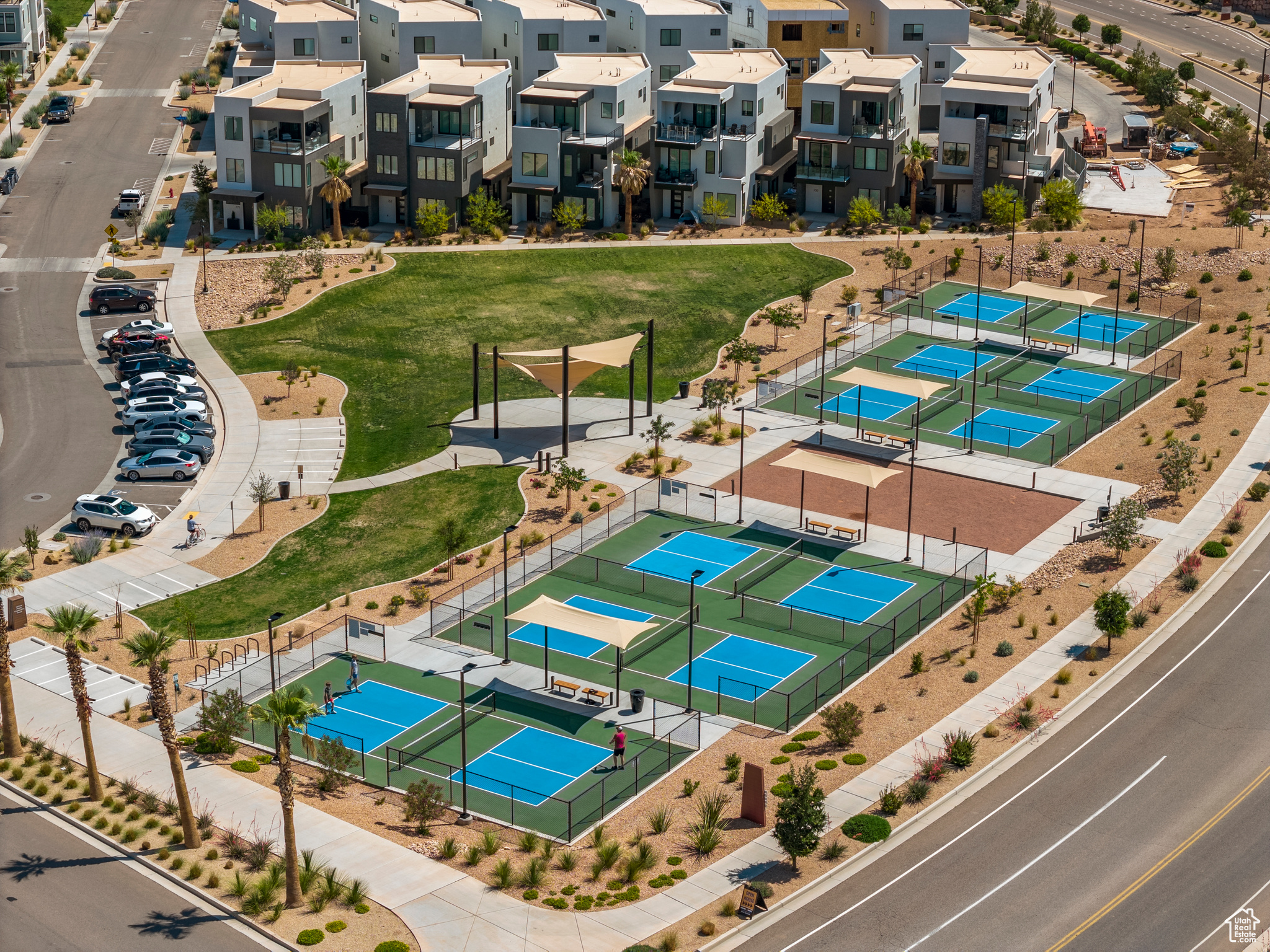 DESERT COLOR RESORT - Residential
