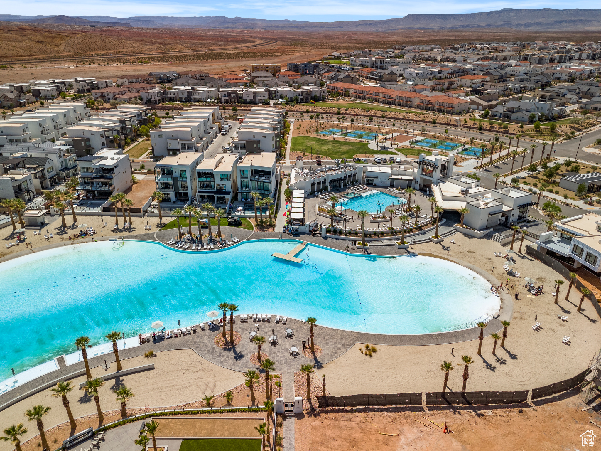 DESERT COLOR RESORT - Residential