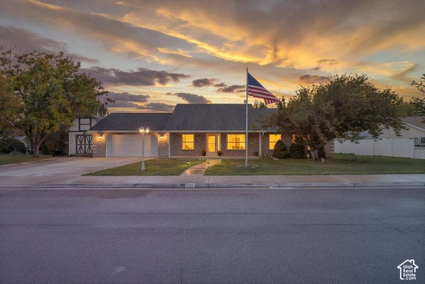 128 S 550 W, SPRINGVILLE, UT 84663 - Image fe61ea2ed8dccb9a4b4e88fc6bc2db1d/1446677552