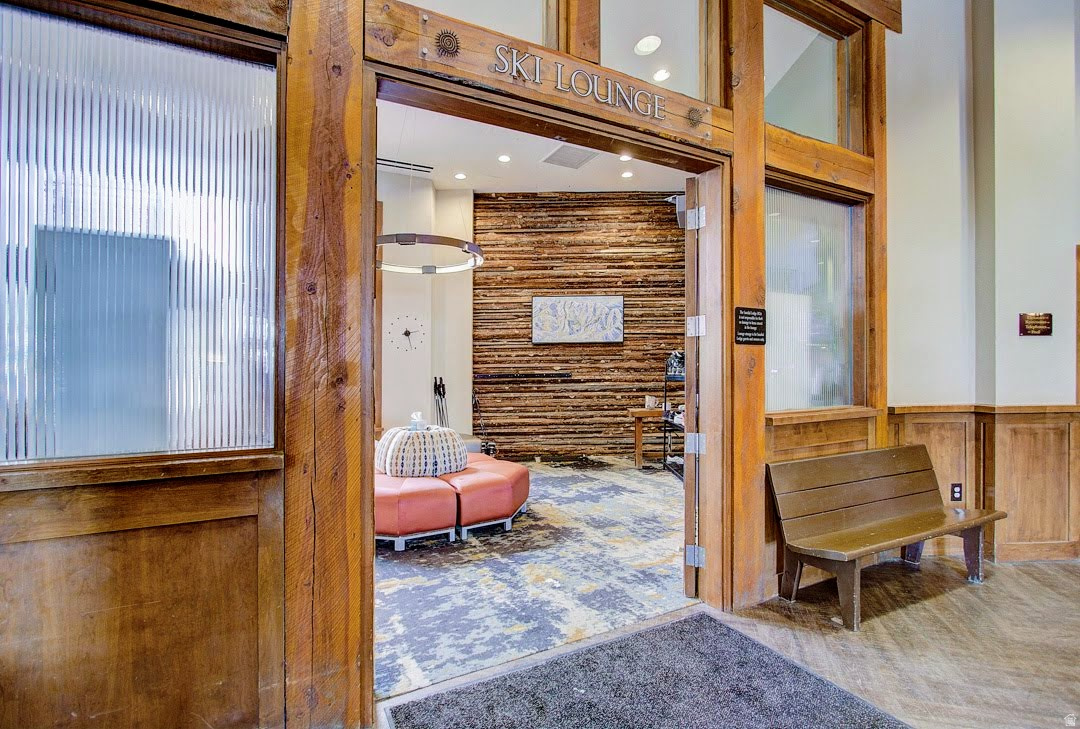 SUNDIAL LODGE - Residential