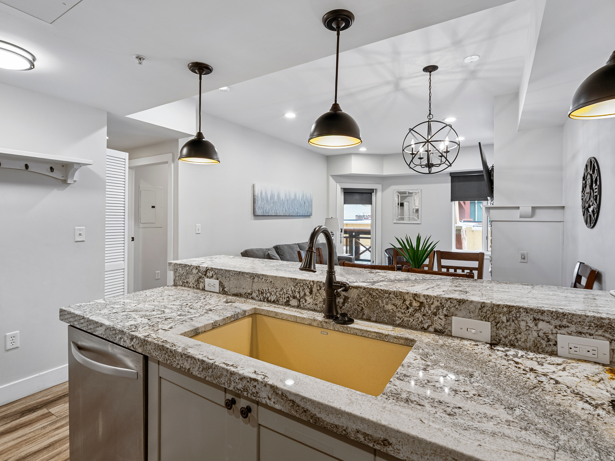 SUNDIAL LODGE - Residential