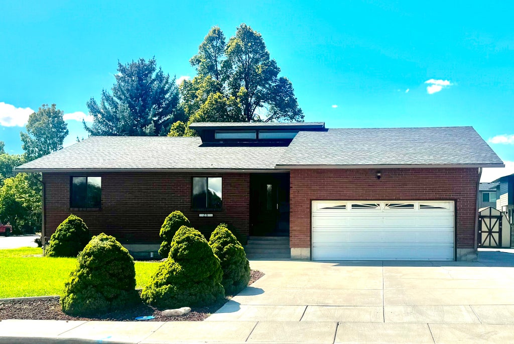 Photo of 29 N 1250 W, Vernal, UT 84078 (MLS # 2182545)