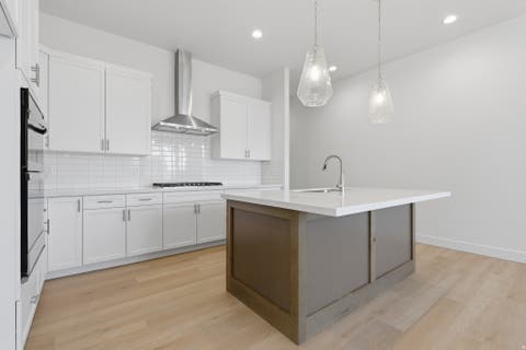 Tiny photo for 567 N LEGEND WAY #470, Mapleton, UT 84664 (MLS # 2173697)