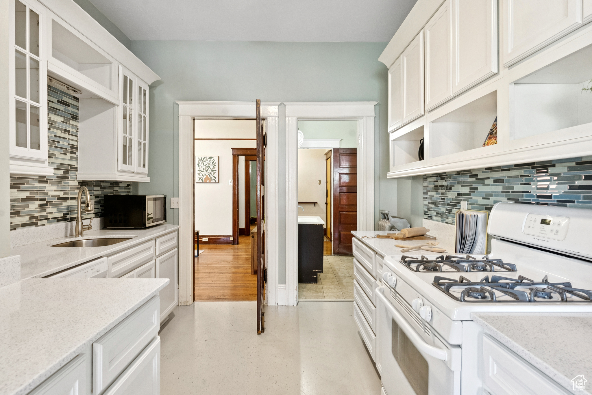 SAMPSON ALTADENA CONDOMINIUM - Residential