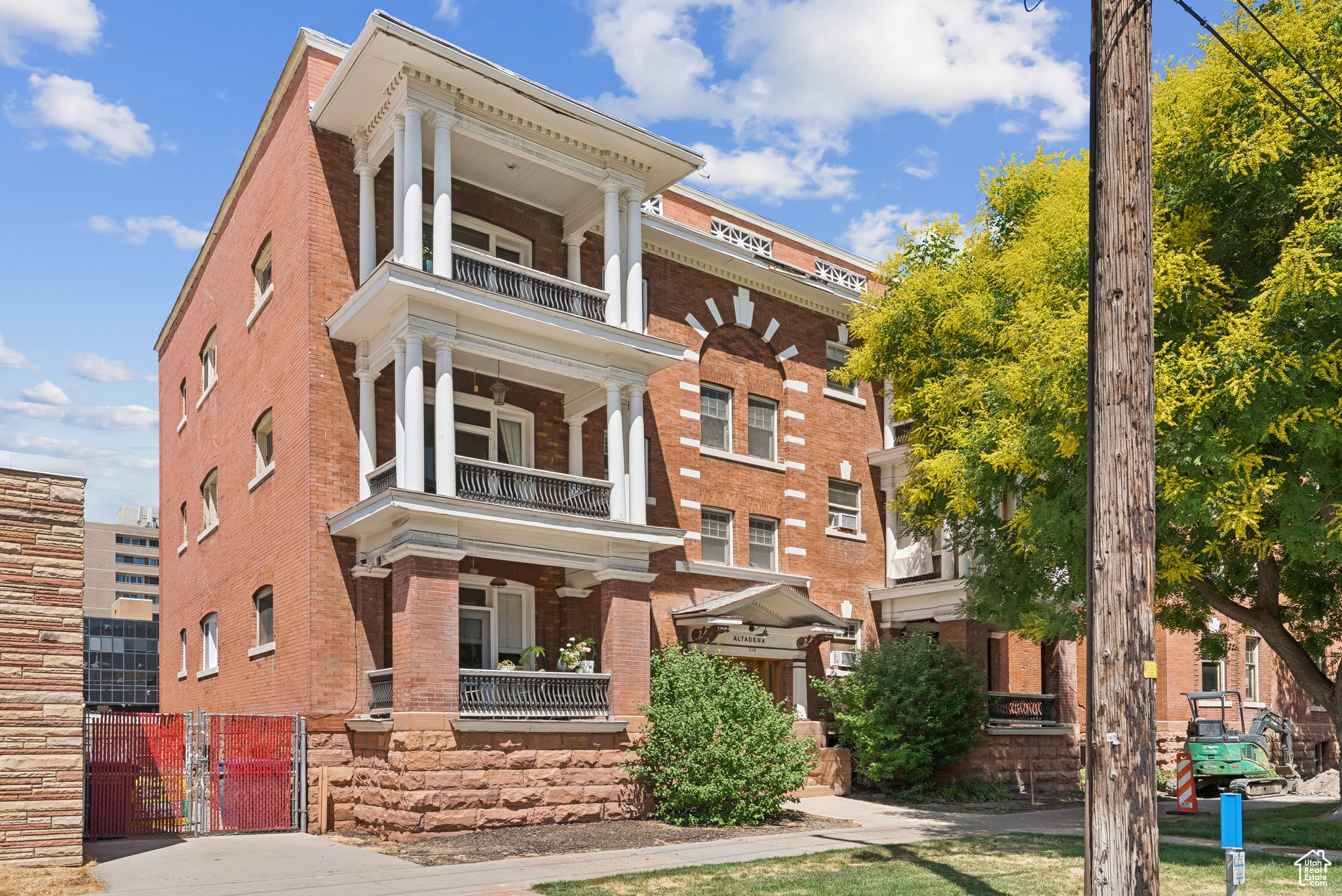 SAMPSON ALTADENA CONDOMINIUM - Residential