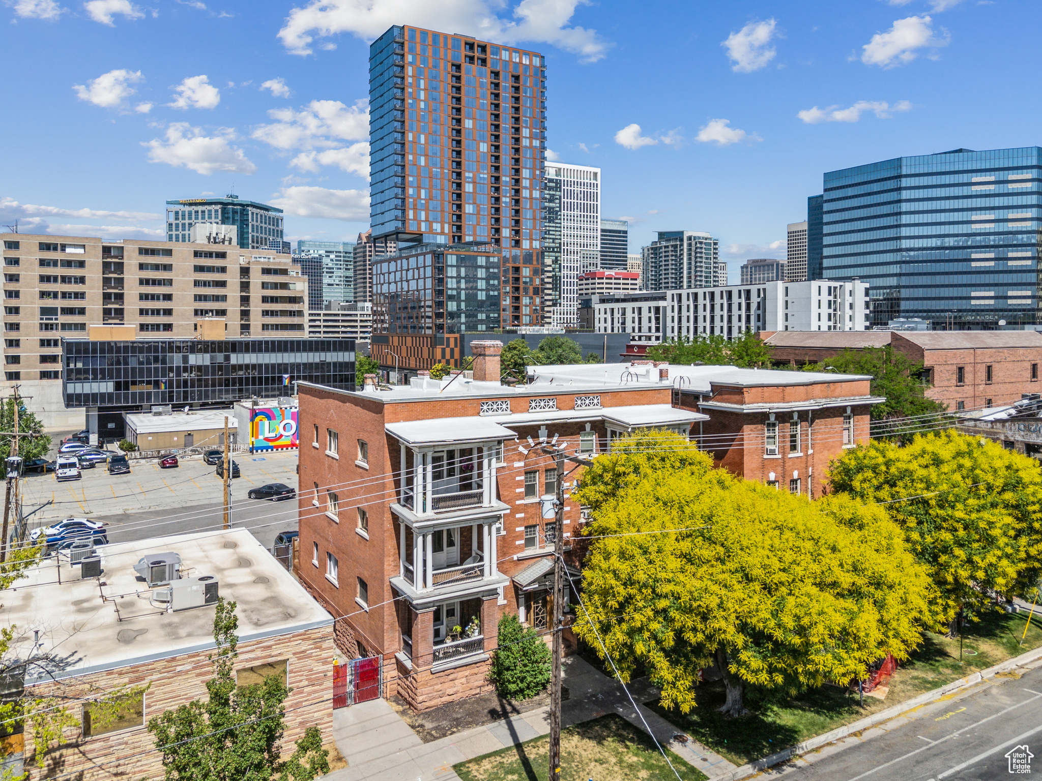 SAMPSON ALTADENA CONDOMINIUM - Residential