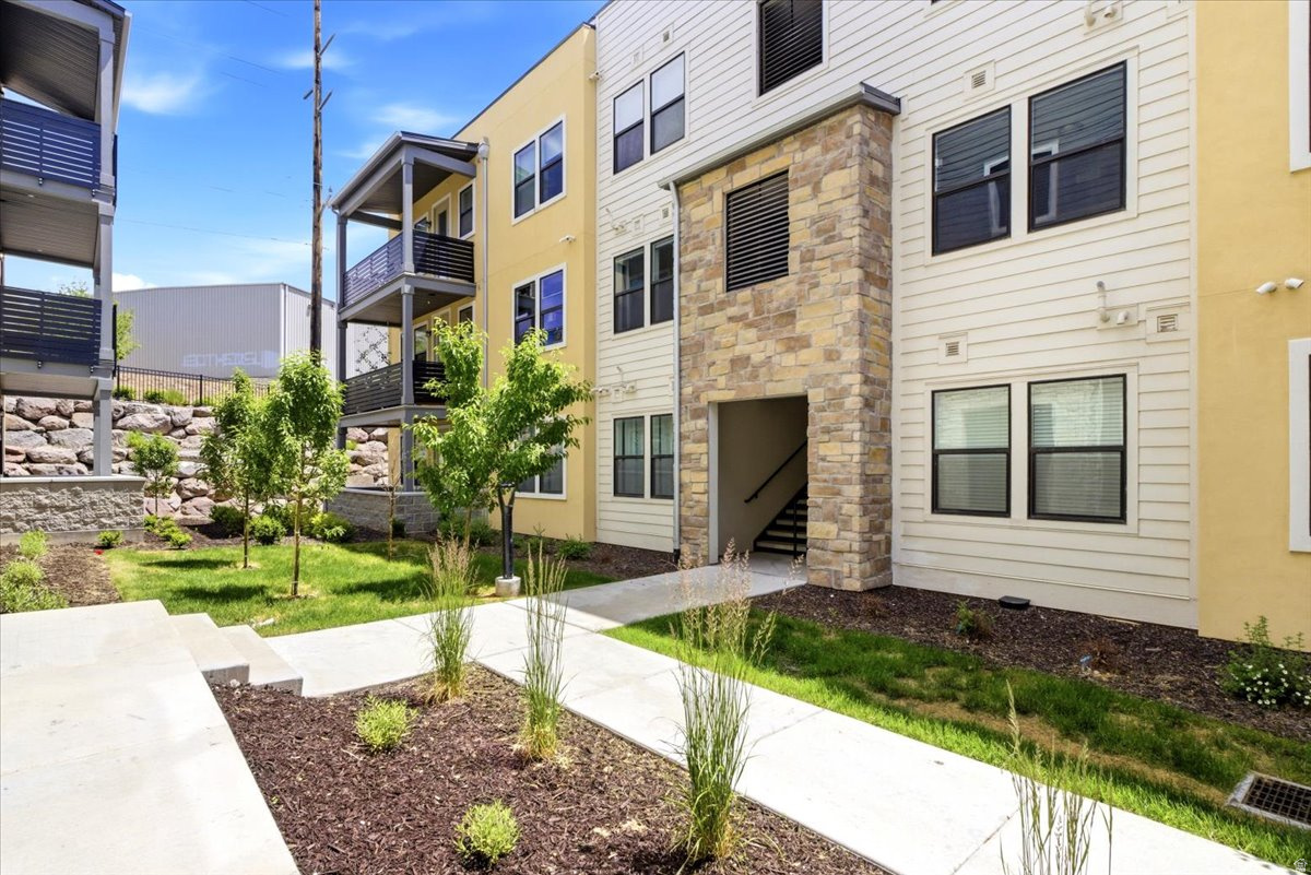 JORDAN HEIGHTS AT 78 - Residential