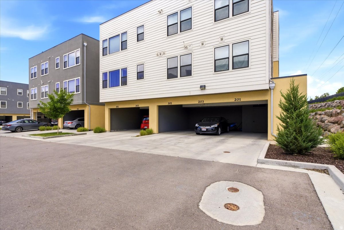 JORDAN HEIGHTS AT 78 - Residential