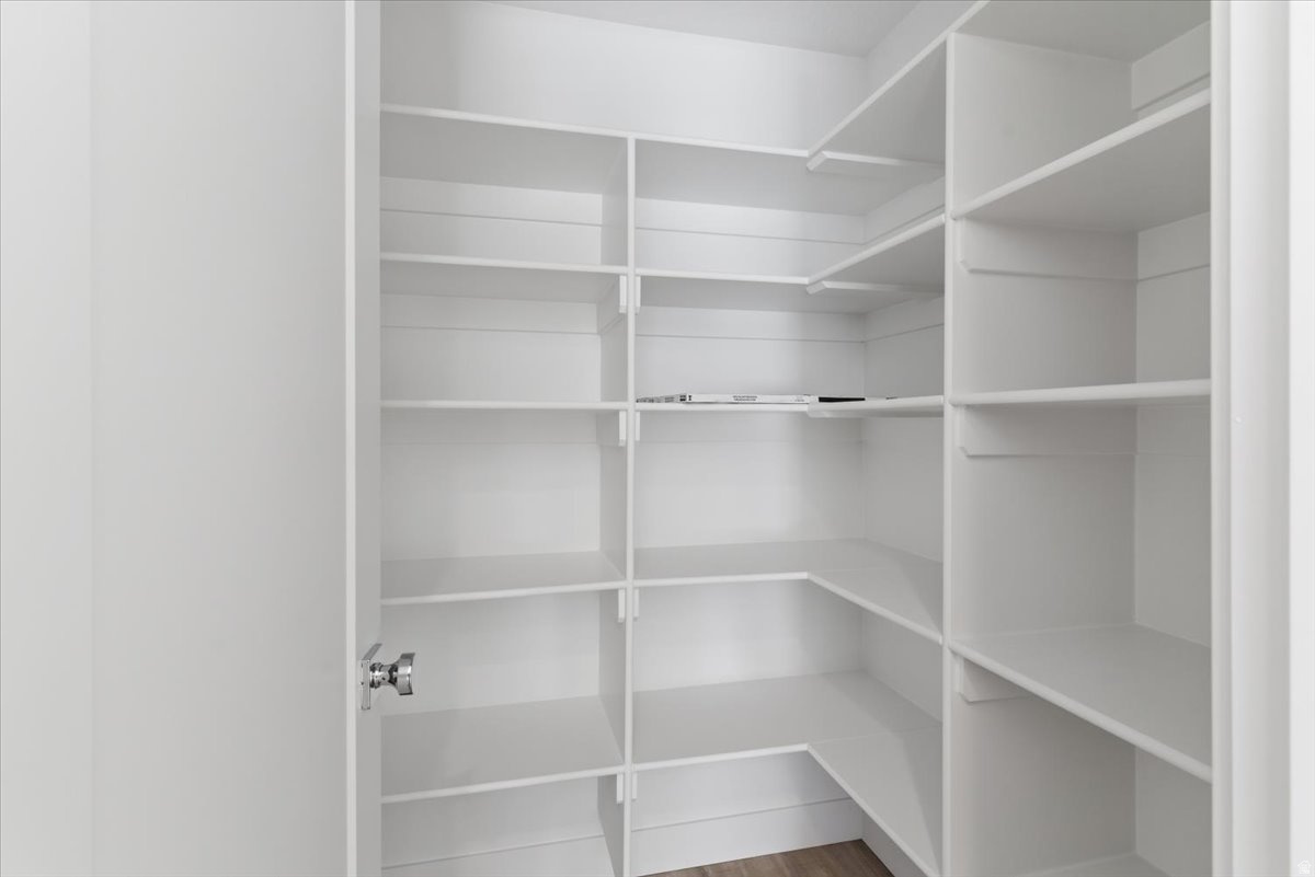 RC'S PARKWEST - Residential