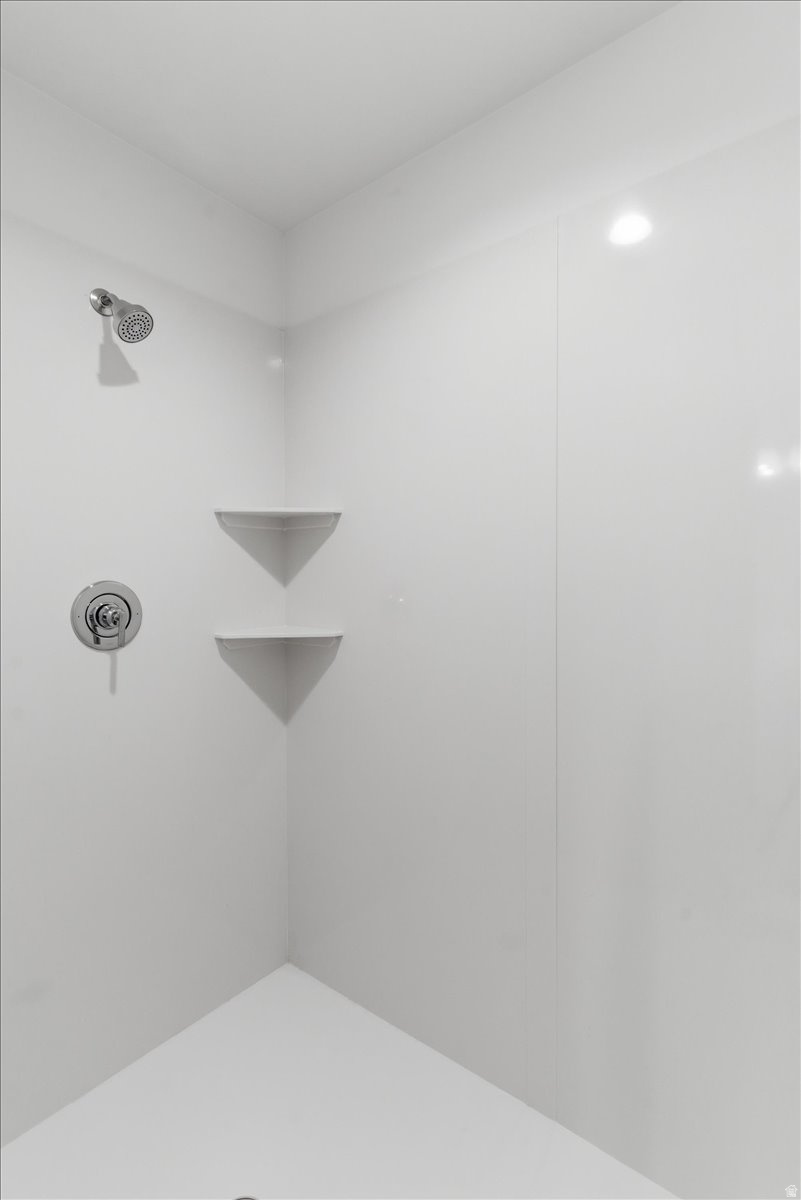 RC'S PARKWEST - Residential