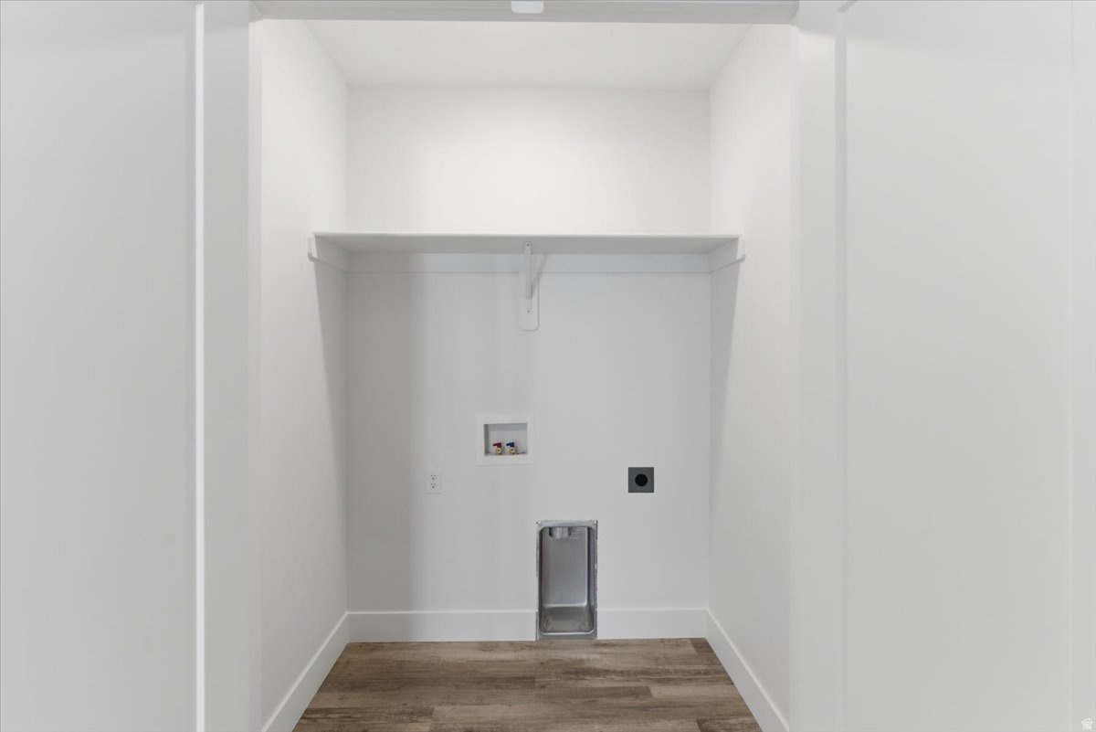 RC'S PARKWEST - Residential