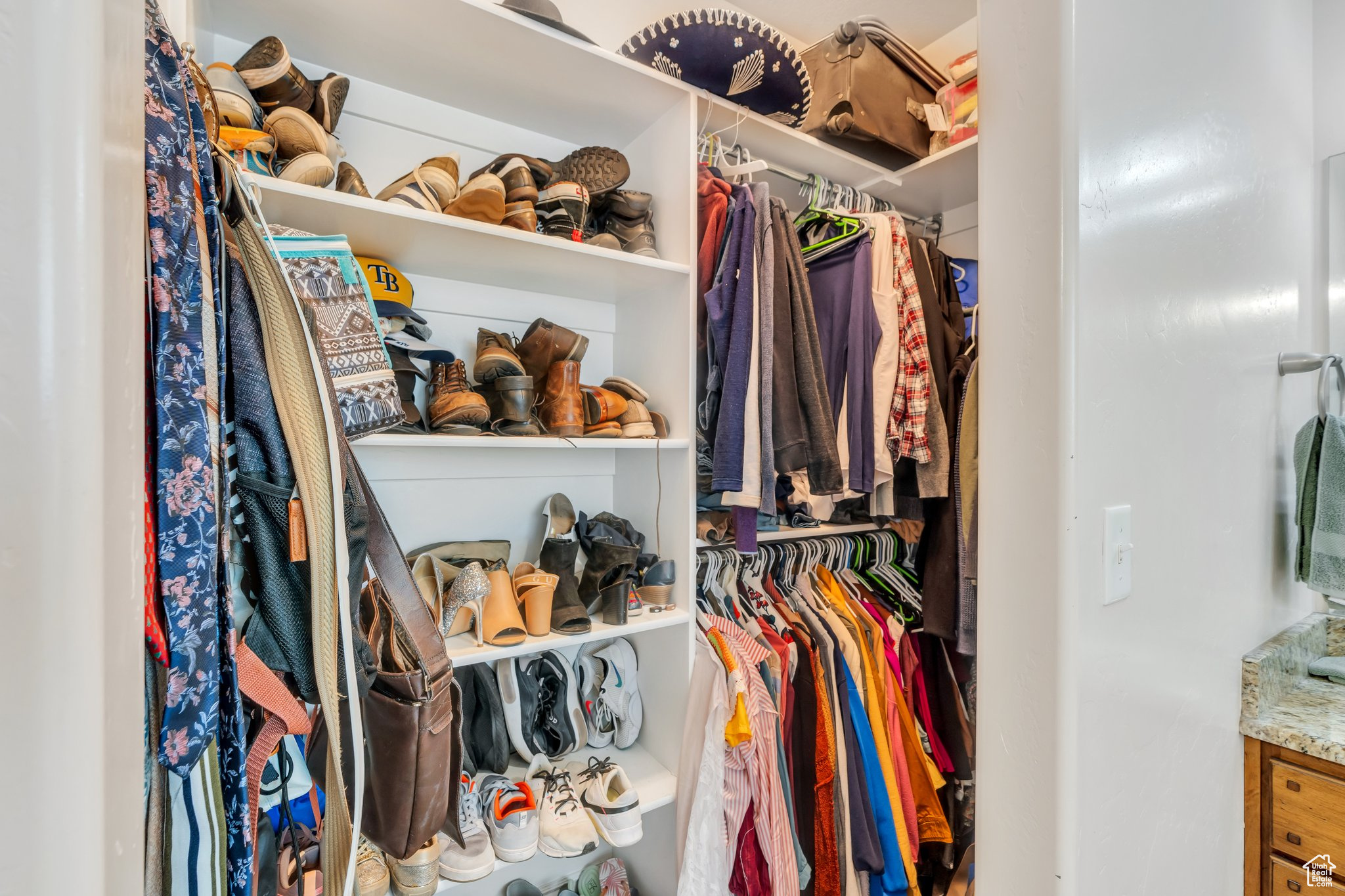 Pleasant Grove, Utah 84062, United States, 4 Bedrooms Bedrooms, ,4 BathroomsBathrooms,Residential,Active,164948