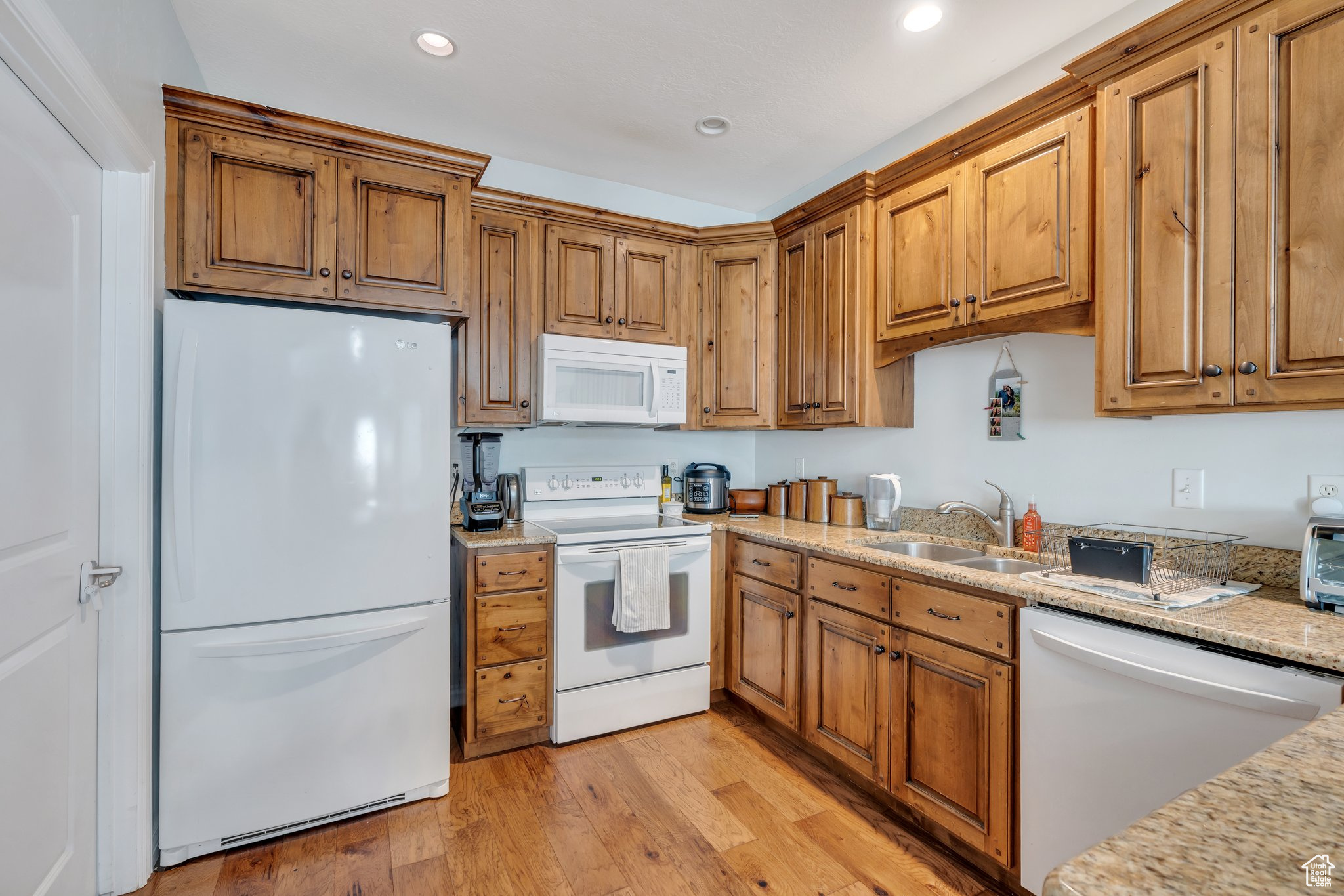 Pleasant Grove, Utah 84062, United States, 4 Bedrooms Bedrooms, ,4 BathroomsBathrooms,Residential,Active,164948