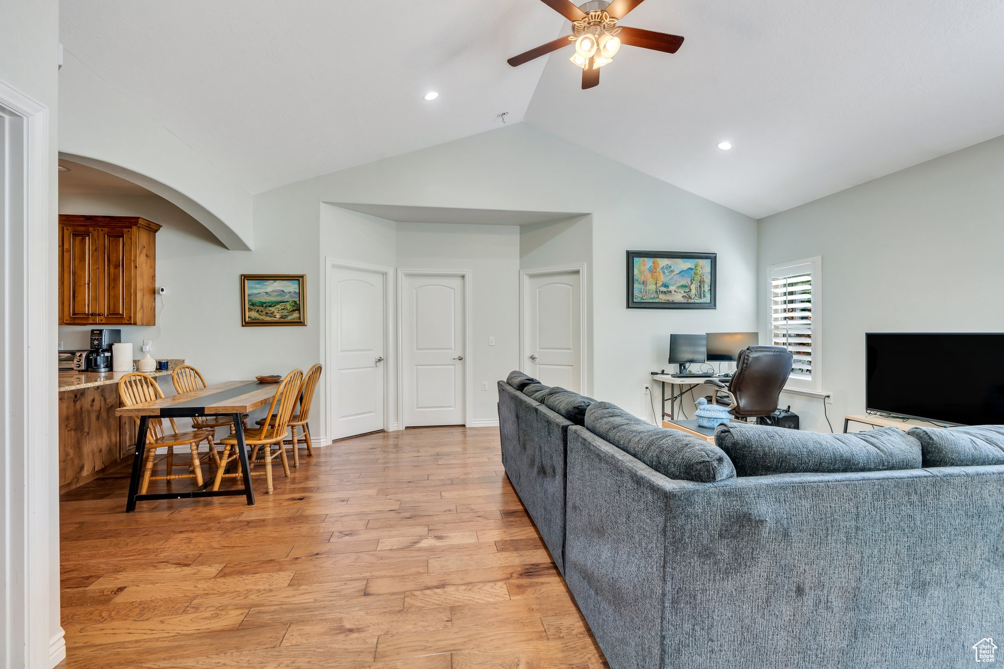 Pleasant Grove, Utah 84062, United States, 4 Bedrooms Bedrooms, ,4 BathroomsBathrooms,Residential,Active,164948