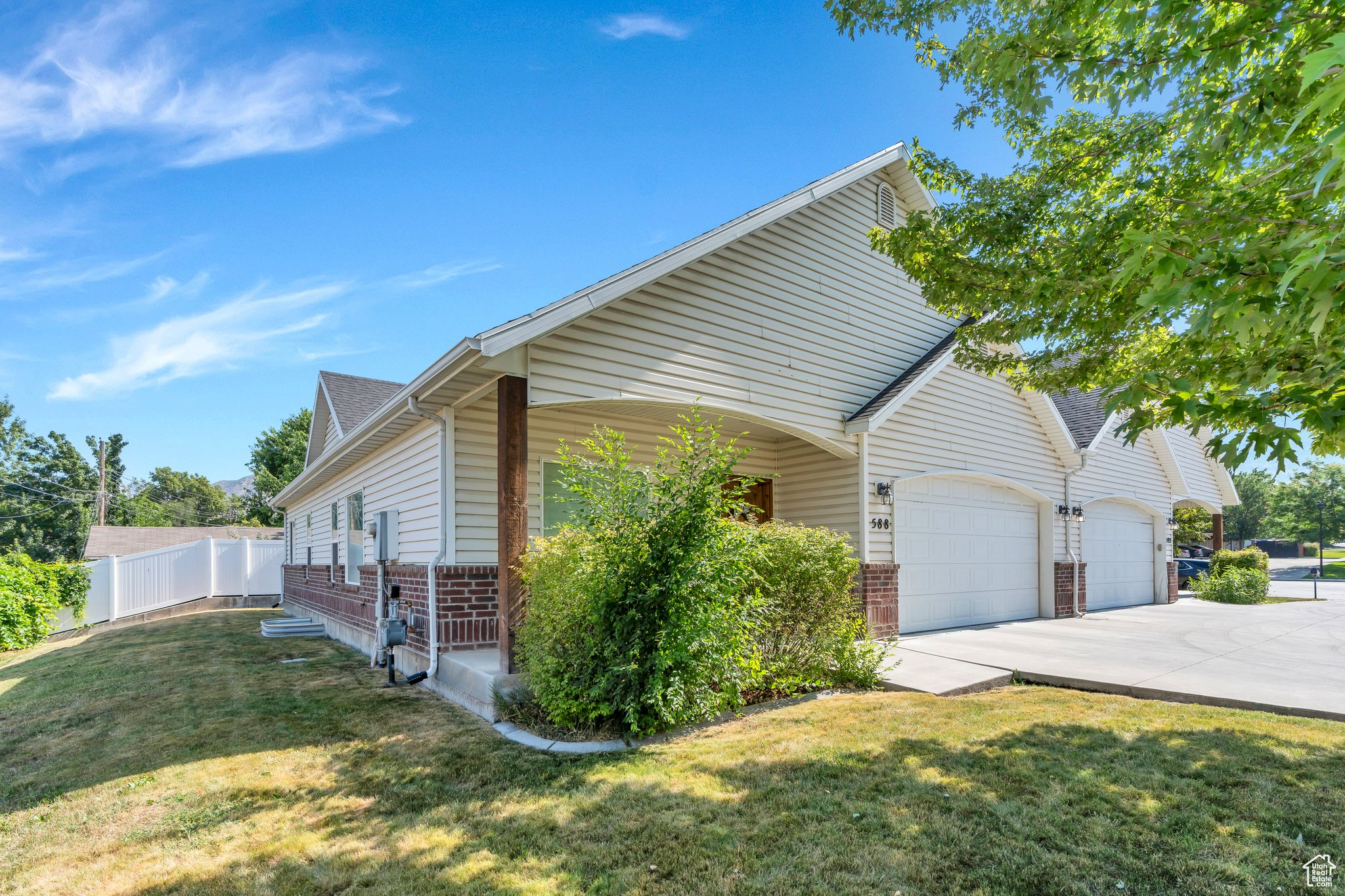 Pleasant Grove, Utah 84062, United States, 4 Bedrooms Bedrooms, ,4 BathroomsBathrooms,Residential,Active,164948