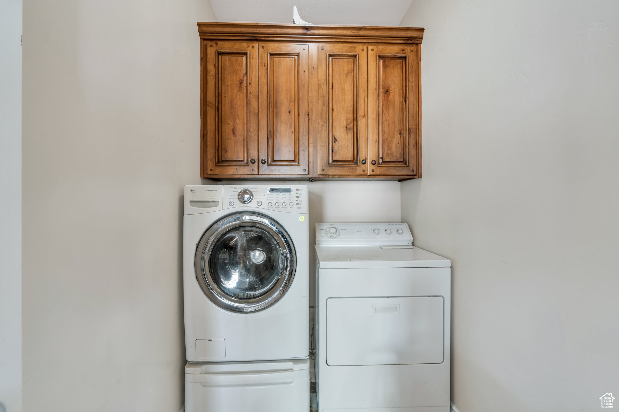 Pleasant Grove, Utah 84062, United States, 4 Bedrooms Bedrooms, ,4 BathroomsBathrooms,Residential,Active,164948