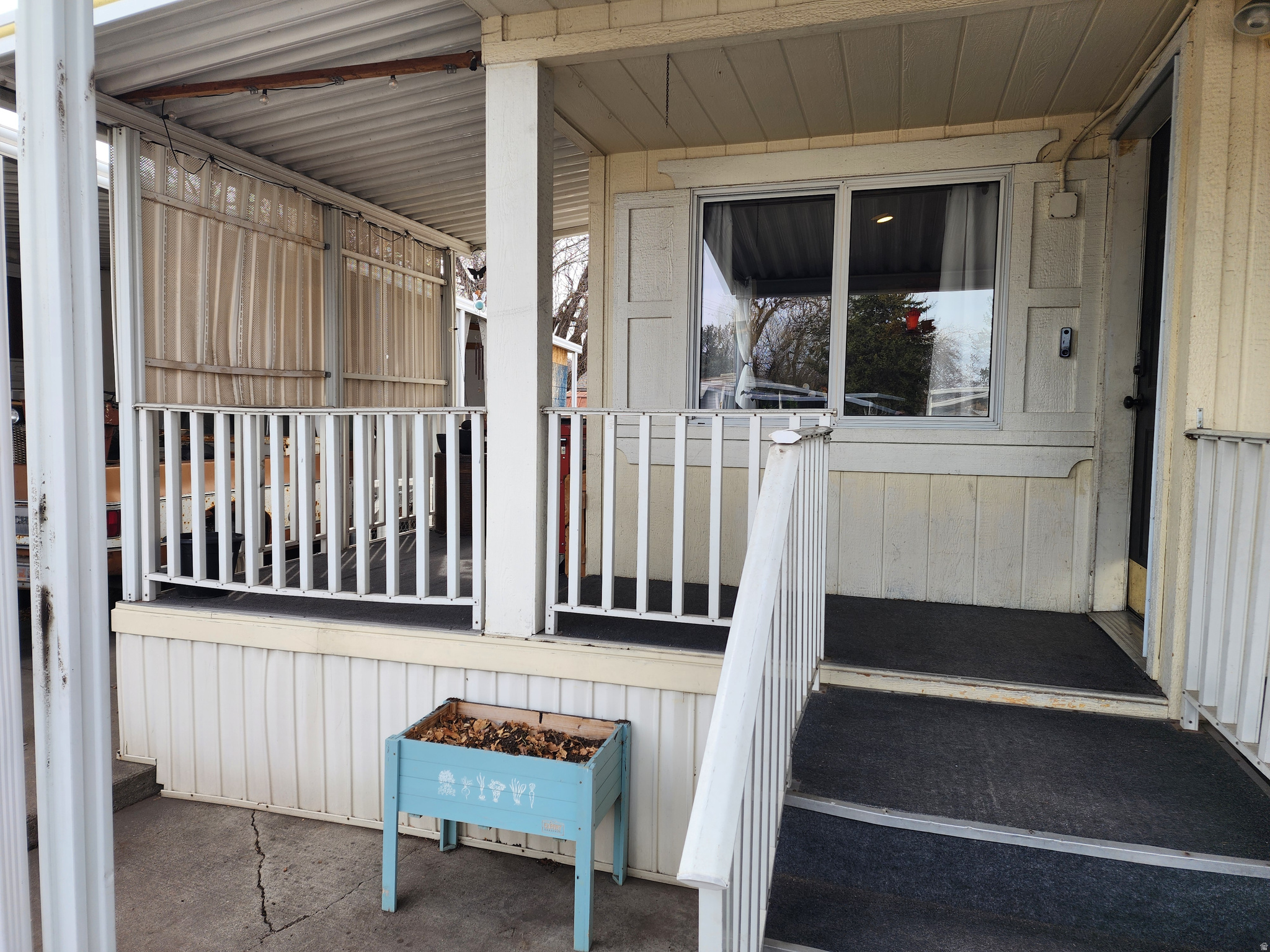 COUNTRY CLUB ESTATES - Residential