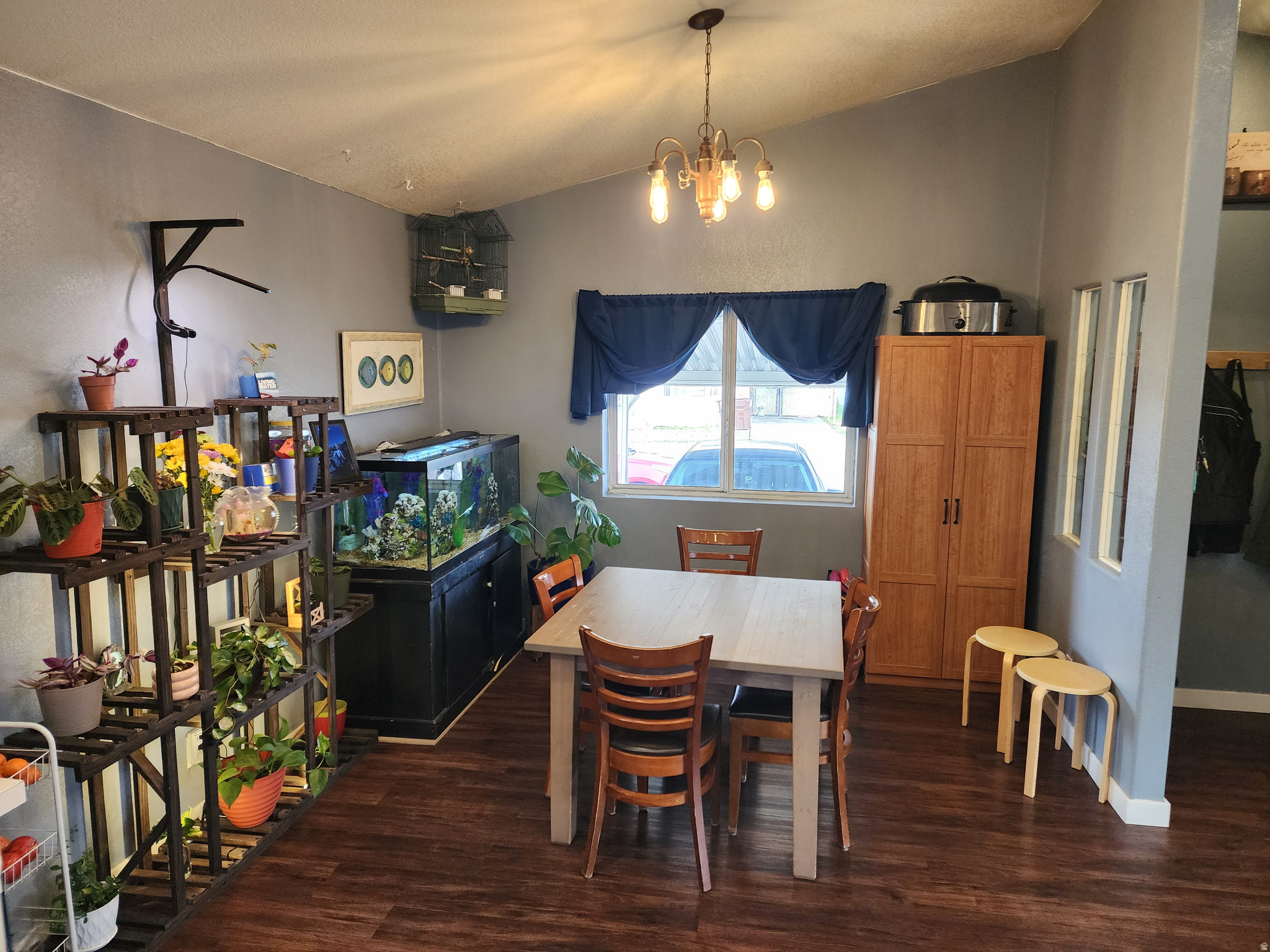 COUNTRY CLUB ESTATES - Residential