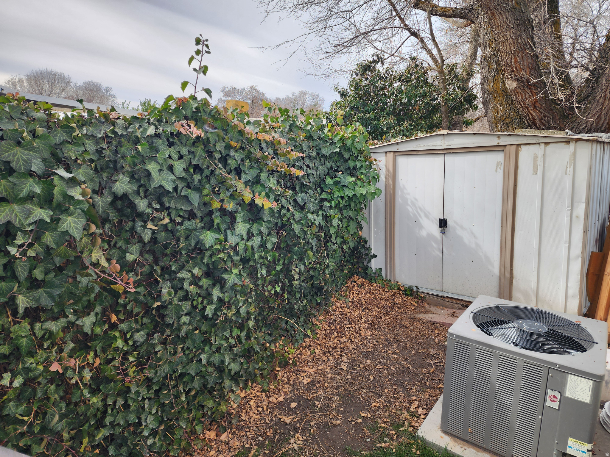 COUNTRY CLUB ESTATES - Residential