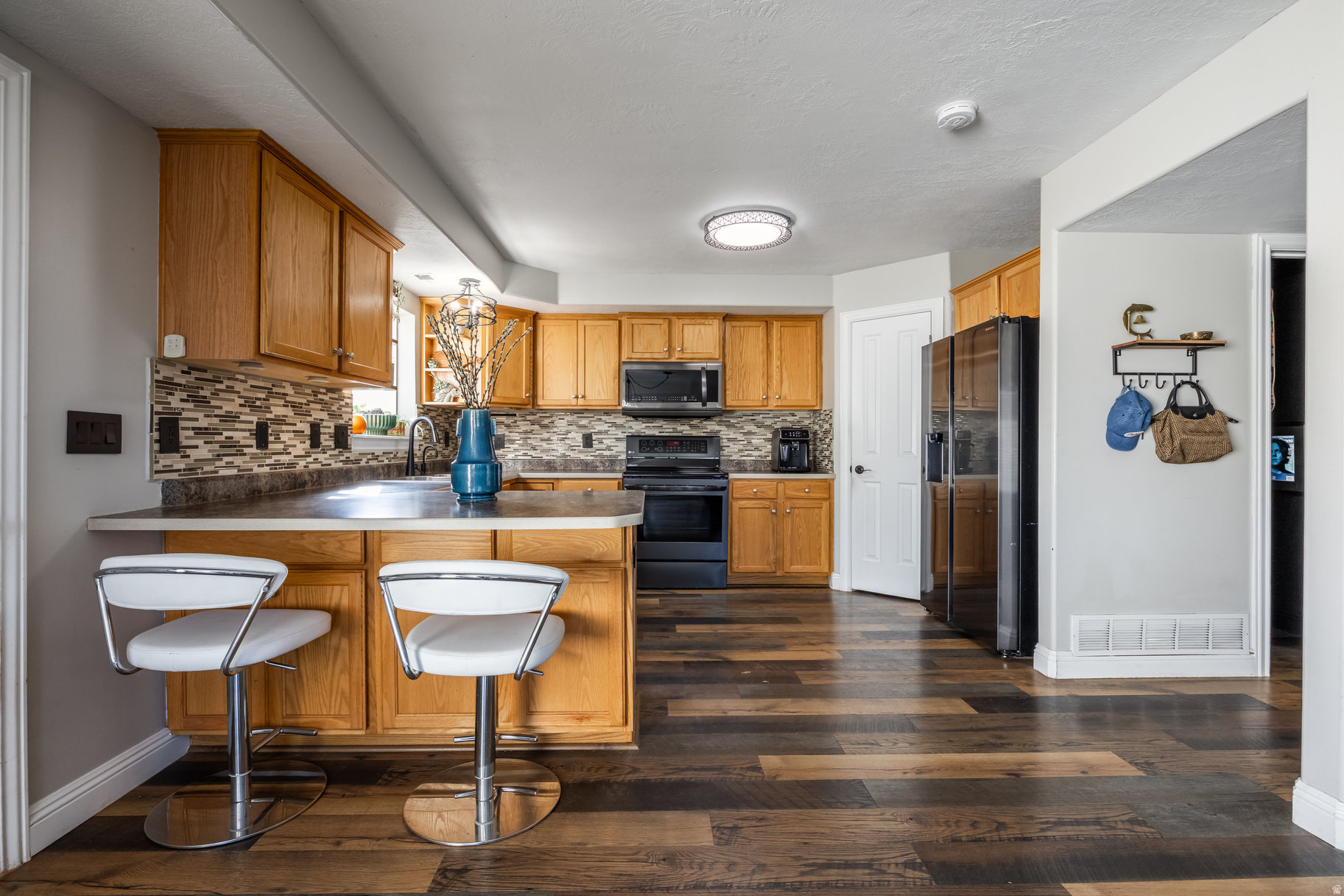 LILAC LANE CONDOMINIUMS - Residential