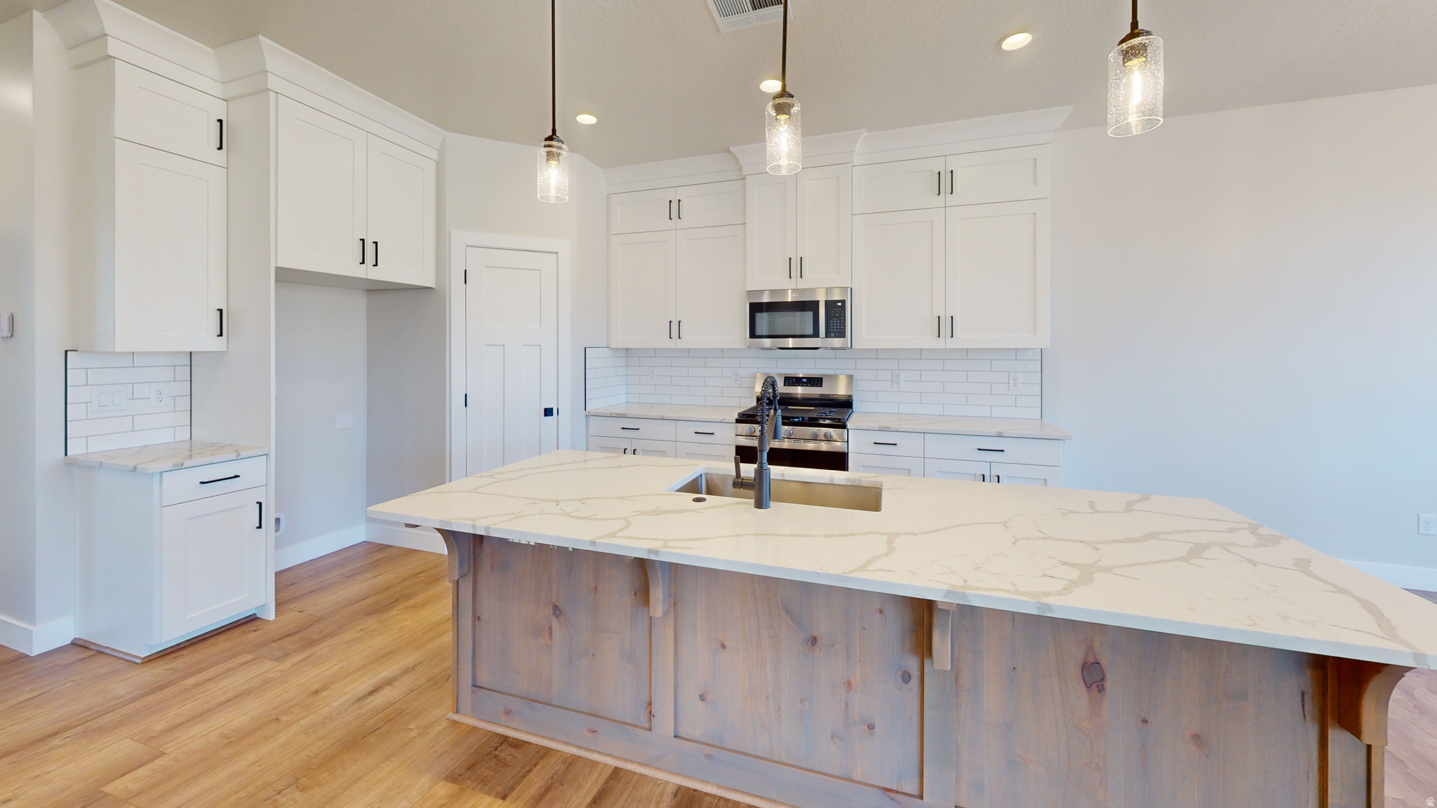 RANCHO BONITA - Residential