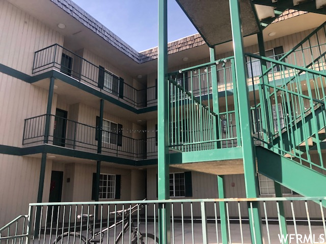 HAMPSTEAD - Residential