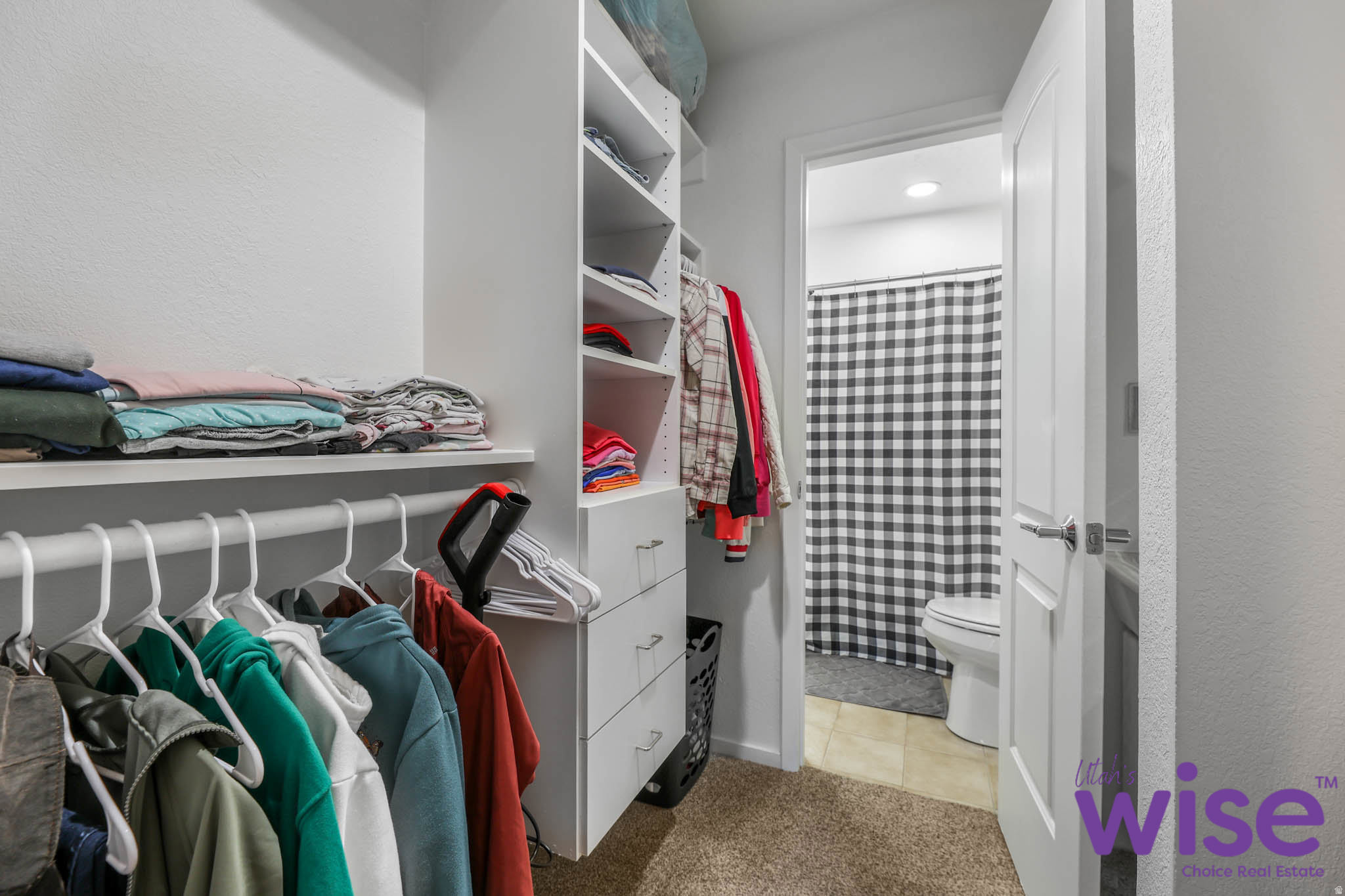 APPLEGATE CONDM - Residential