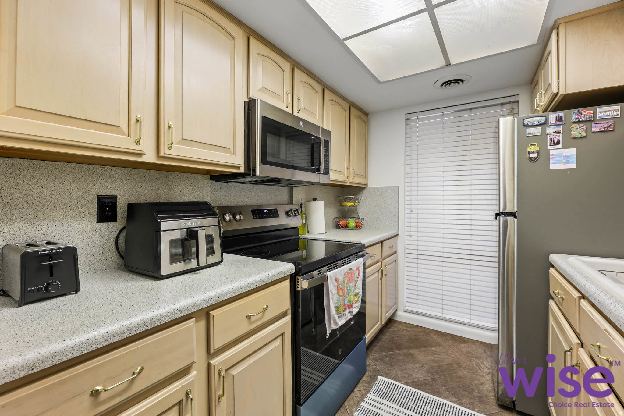 APPLEGATE CONDM - Residential