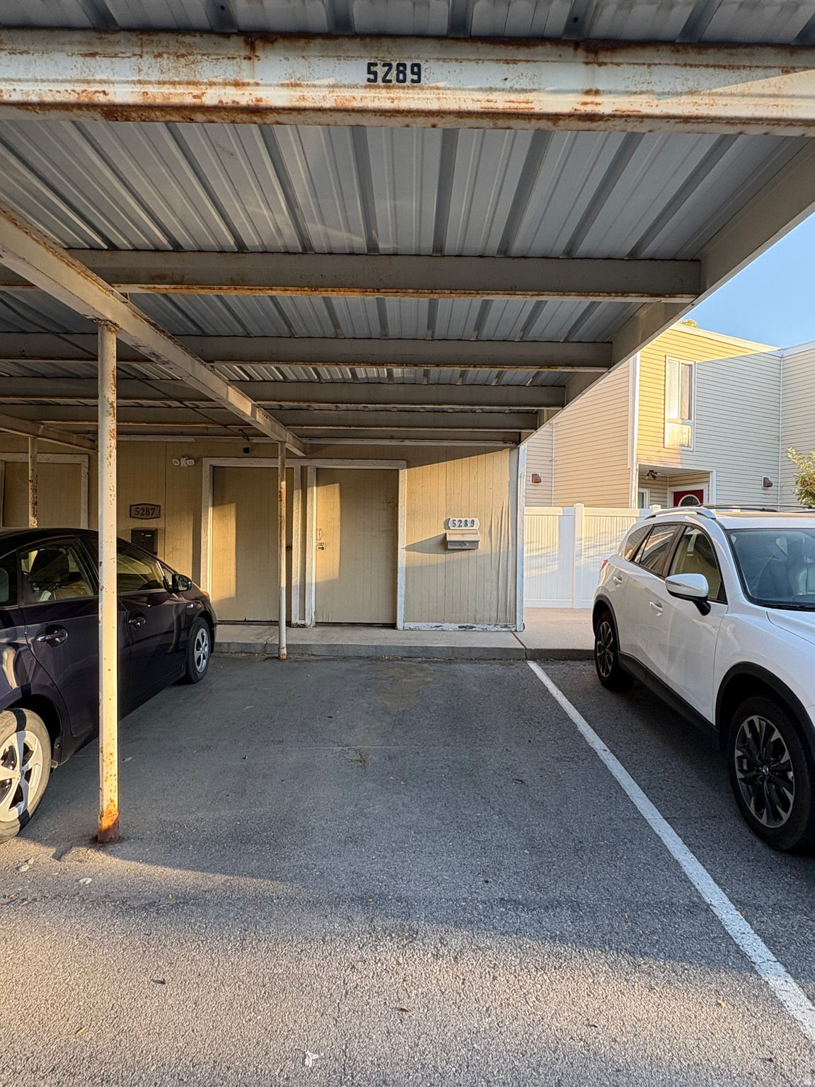 APPLEGATE CONDM - Residential