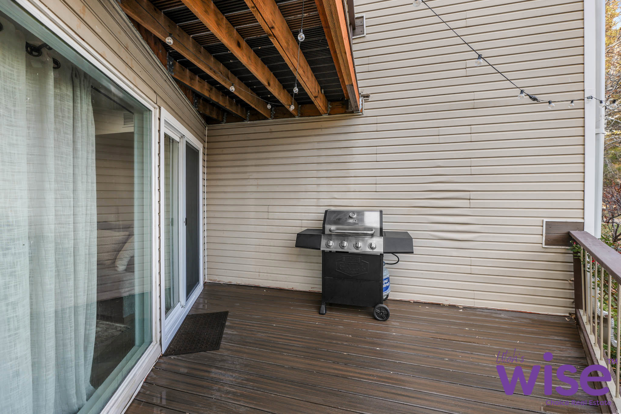 APPLEGATE CONDM - Residential