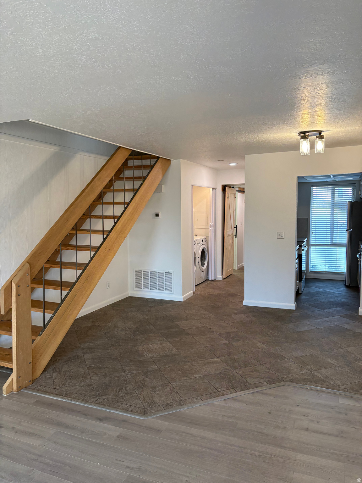 APPLEGATE CONDM - Residential