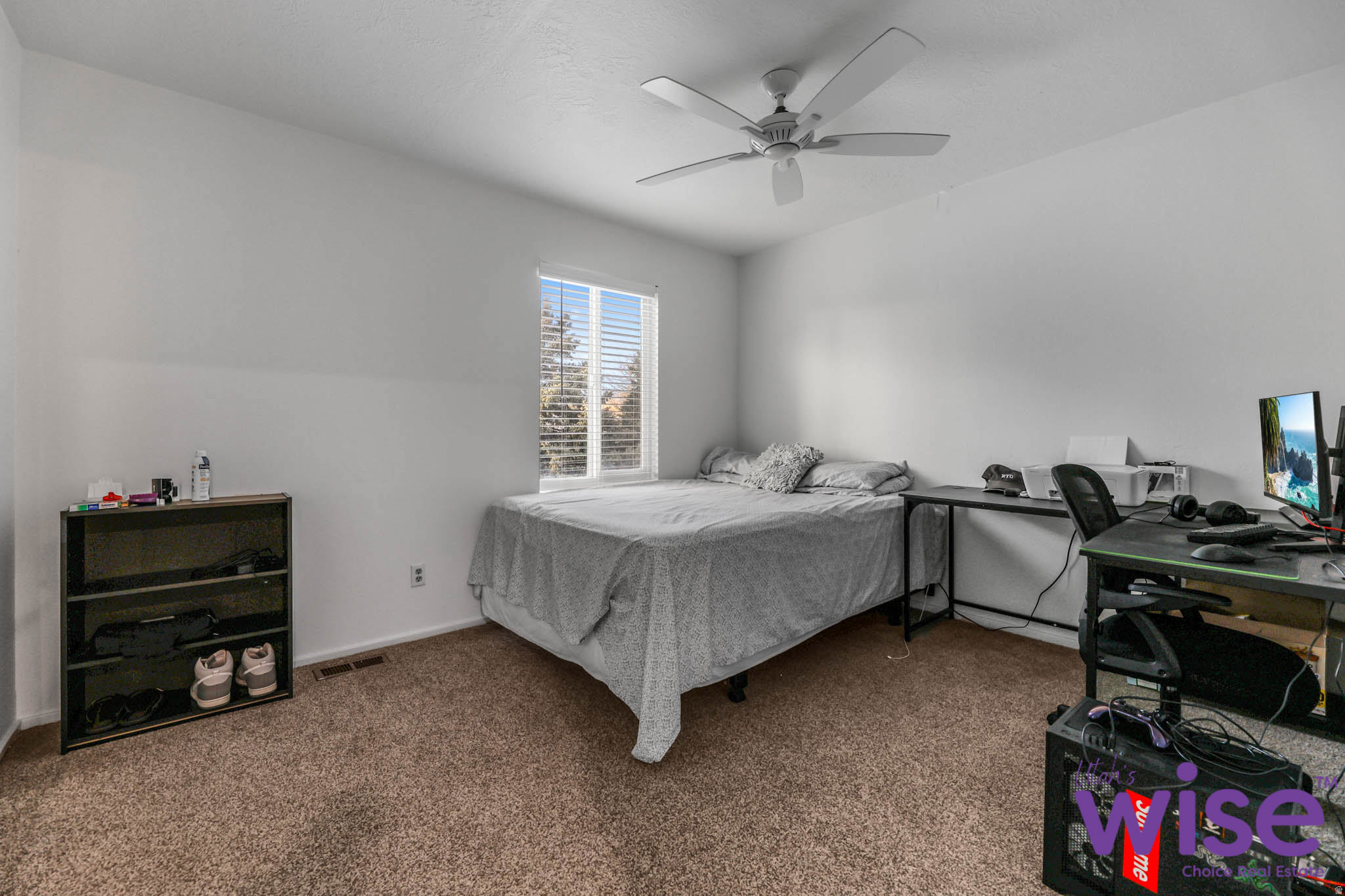 APPLEGATE CONDM - Residential