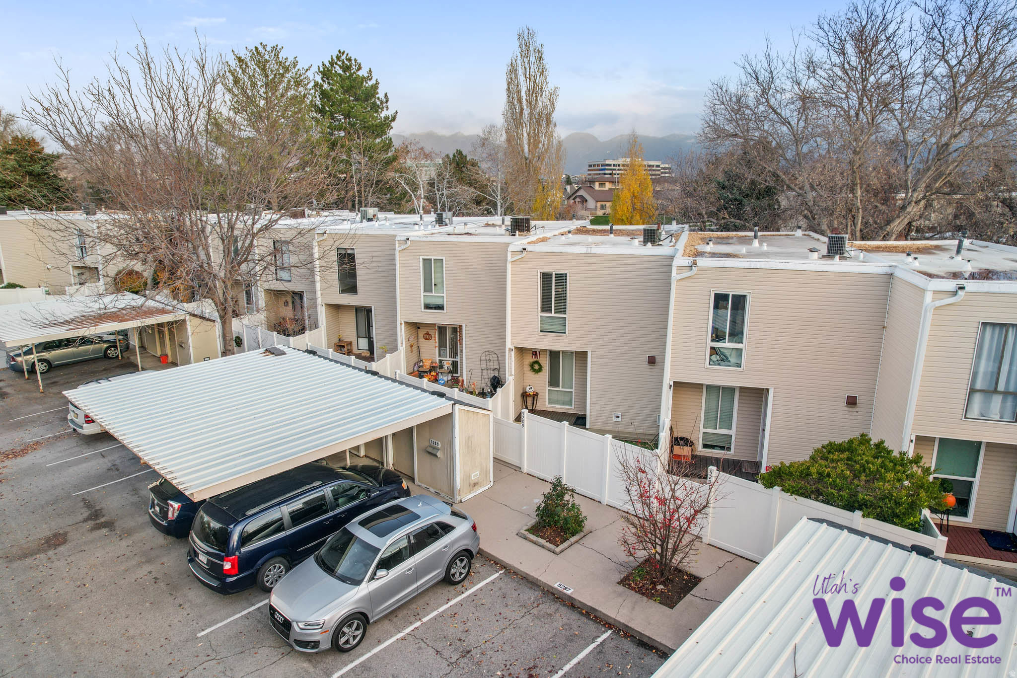 APPLEGATE CONDM - Residential