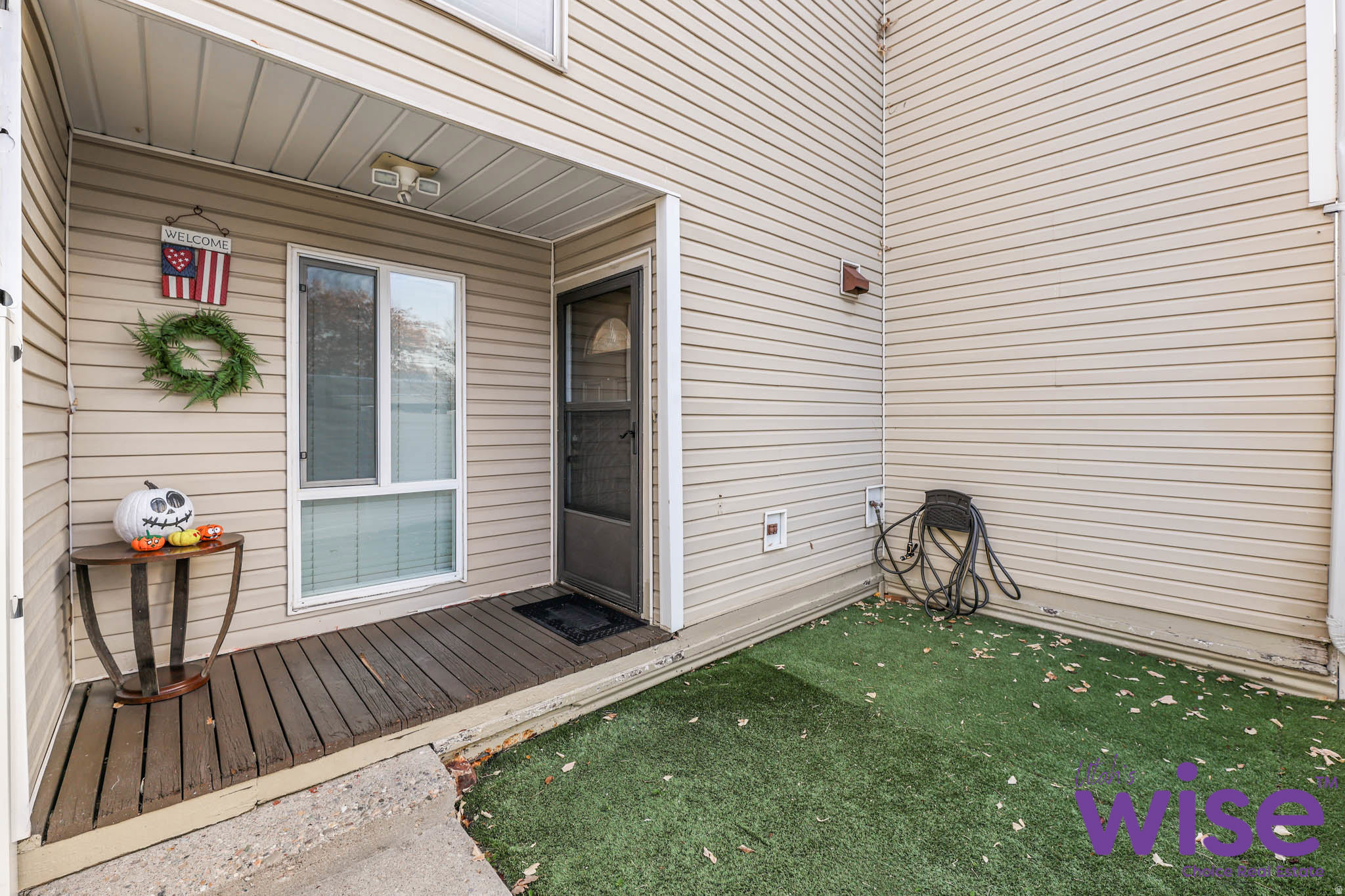 APPLEGATE CONDM - Residential