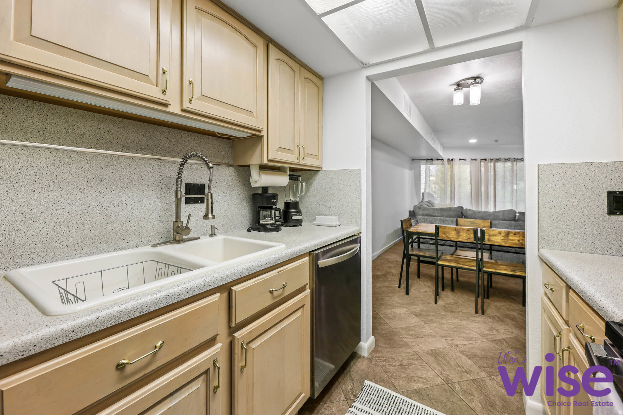 APPLEGATE CONDM - Residential